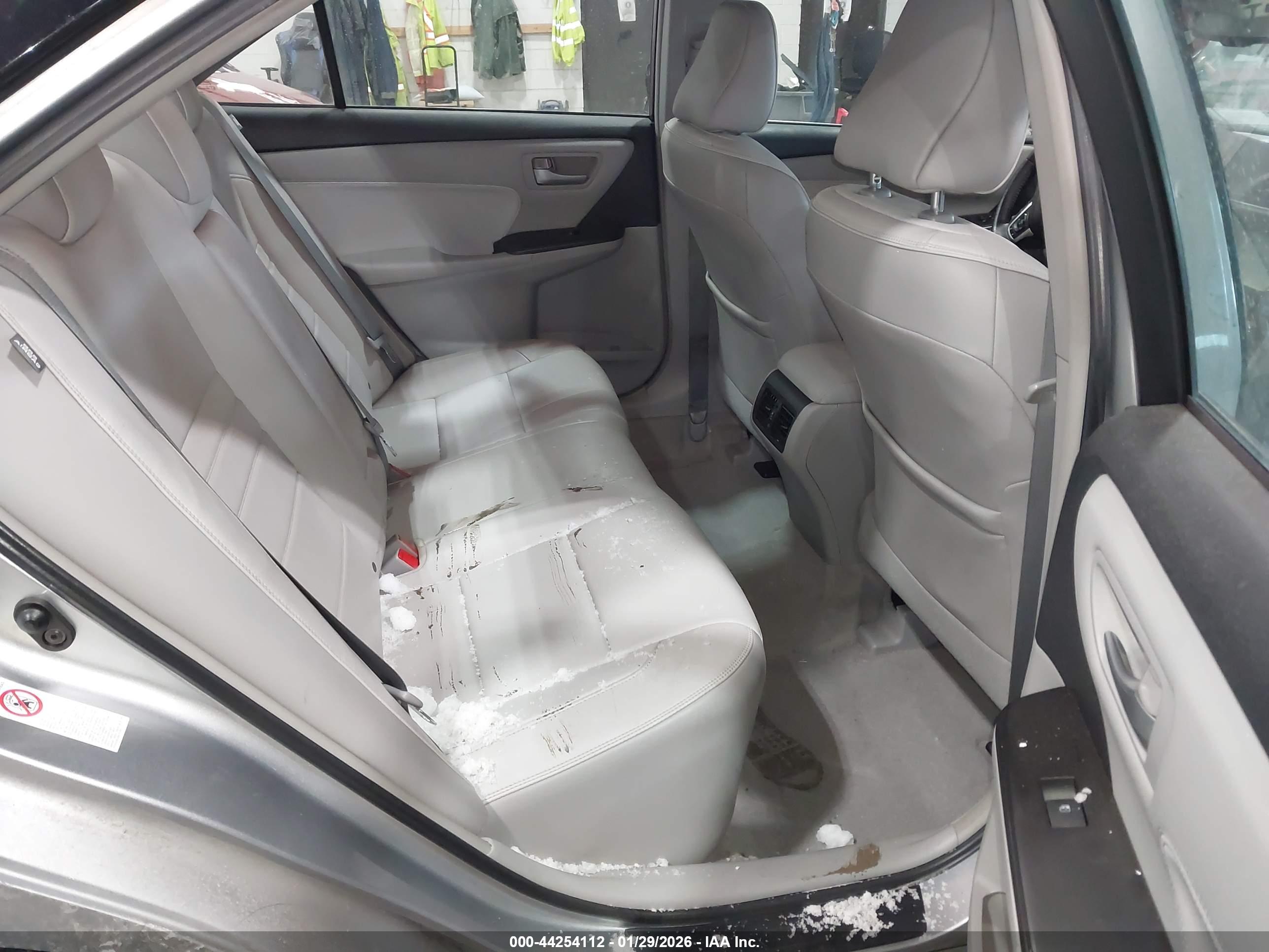 TOYOTA CAMRY image 8