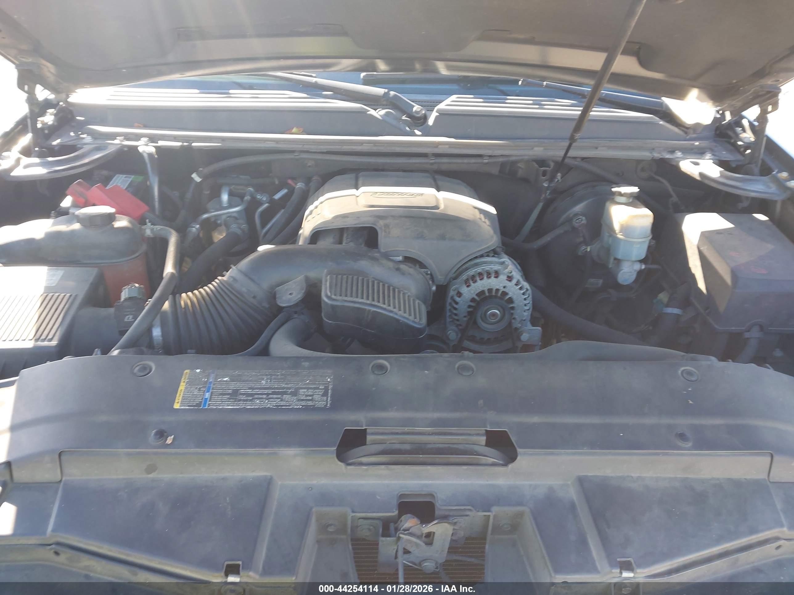 CHEVROLET TAHOE image 10