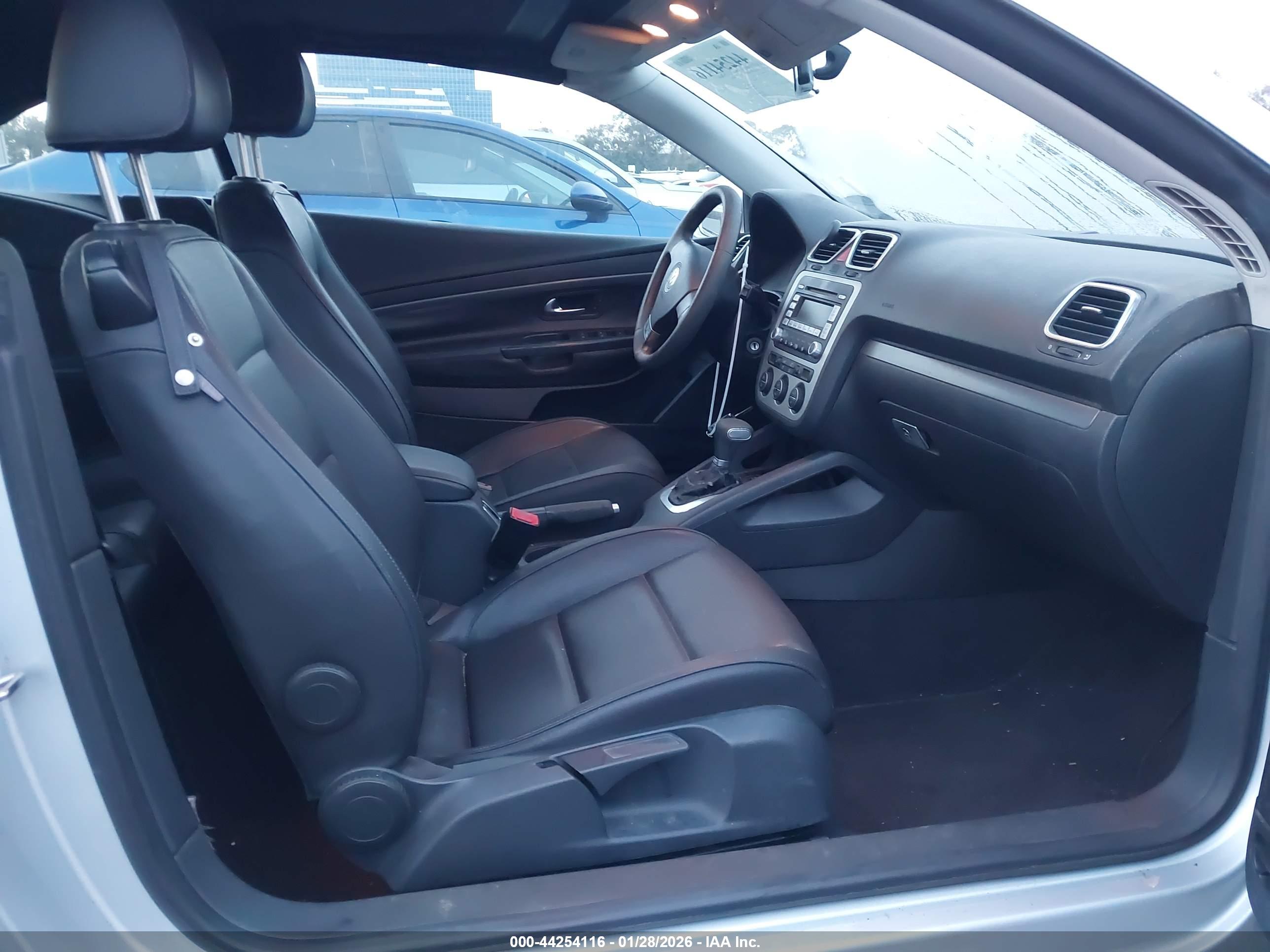 VOLKSWAGEN EOS image 5