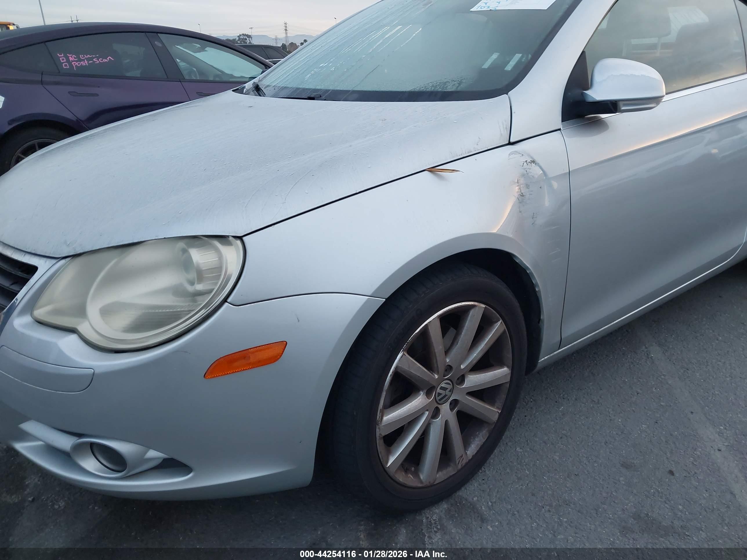 VOLKSWAGEN EOS image 6
