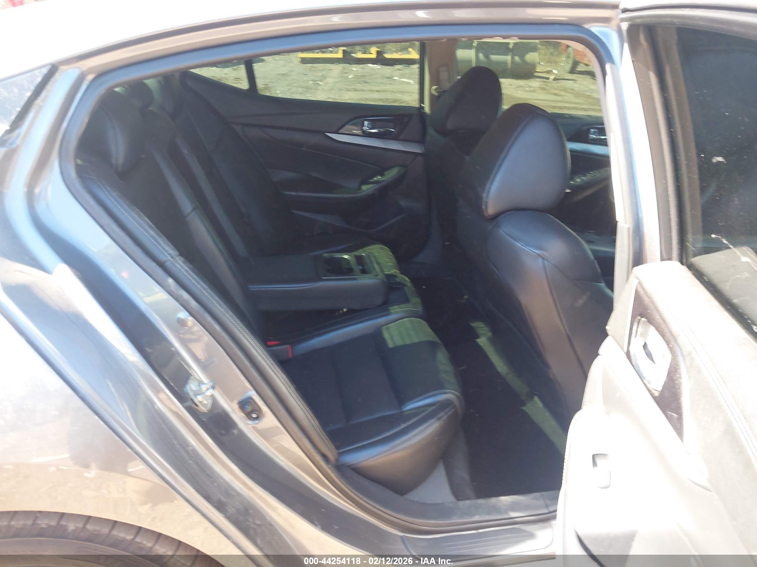 NISSAN MAXIMA image 8