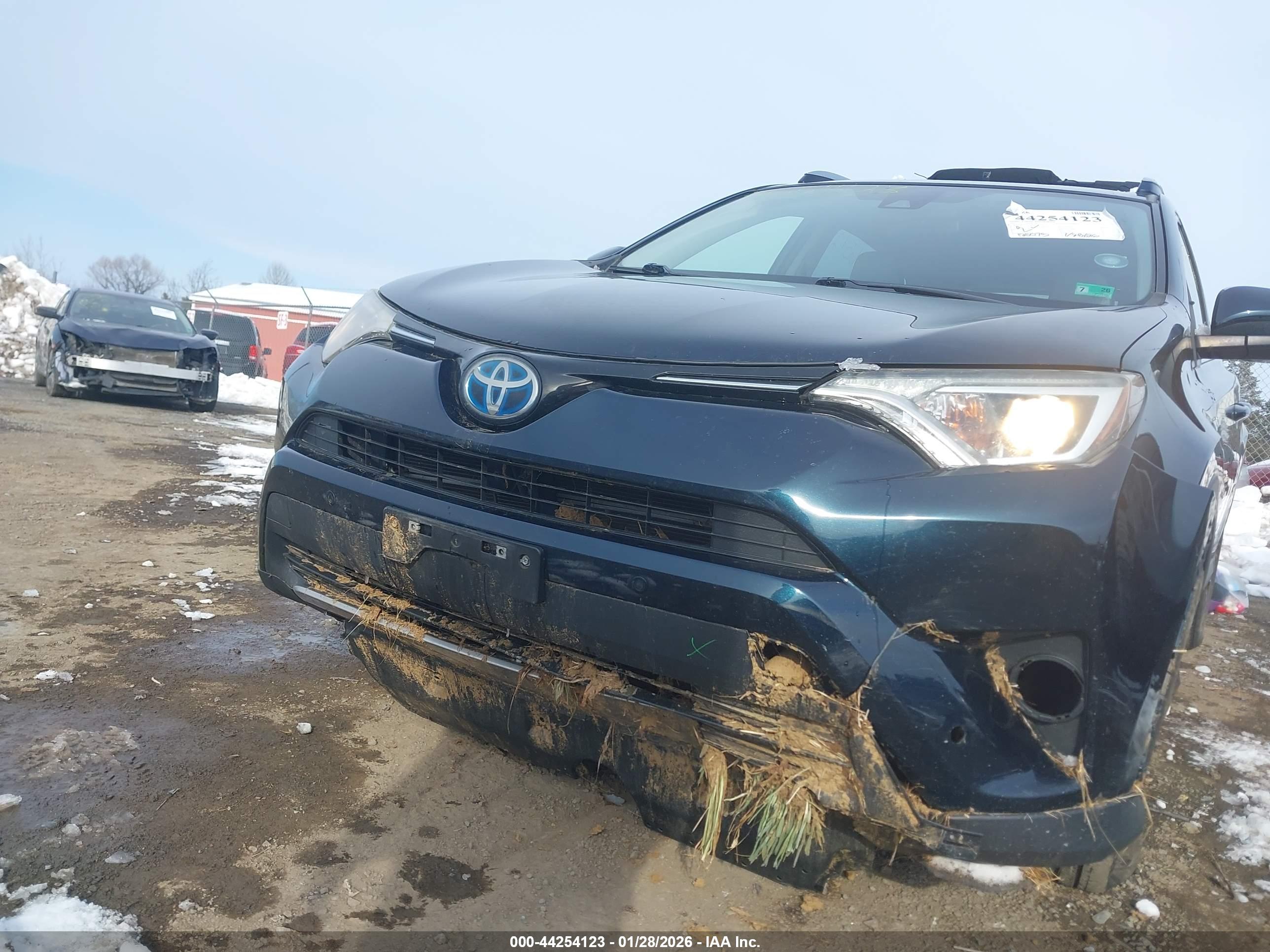 TOYOTA RAV4 image 6