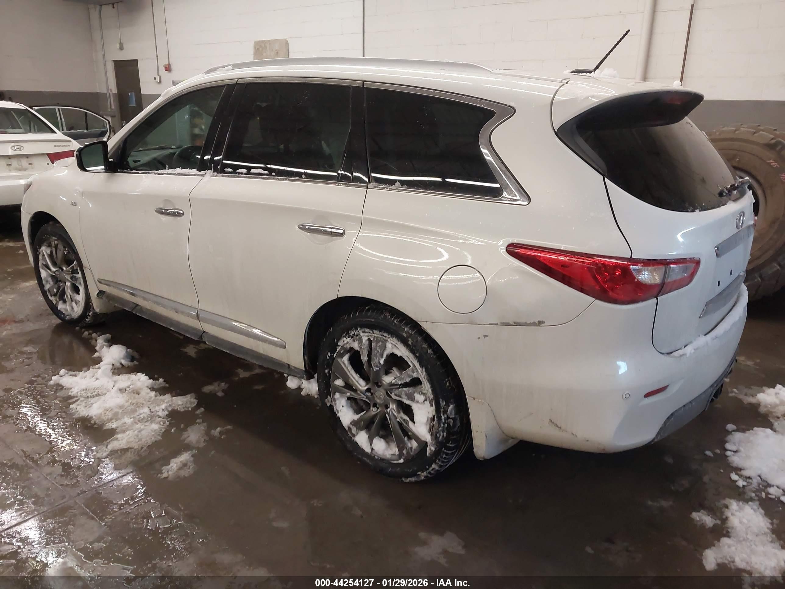 INFINITI QX60 image 3