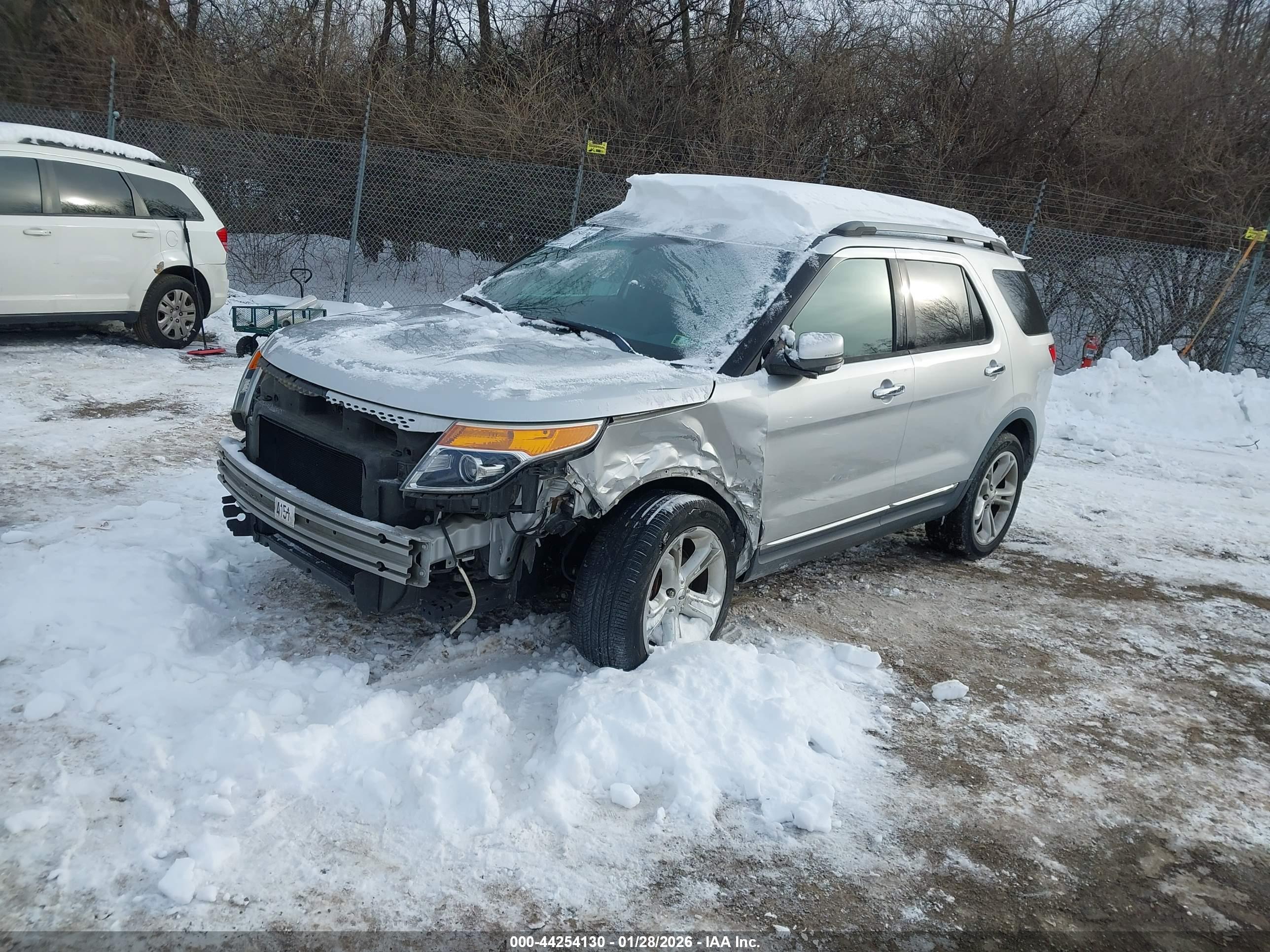 FORD EXPLORER image 2