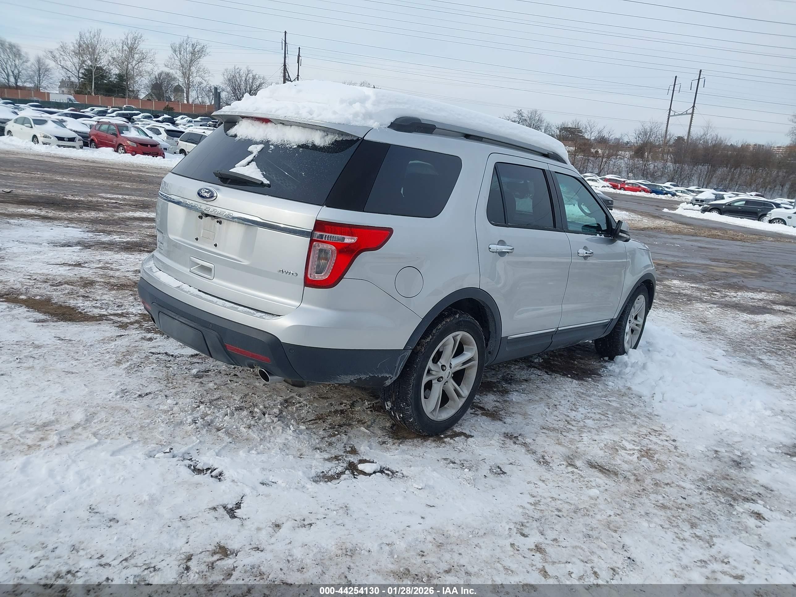 FORD EXPLORER image 4