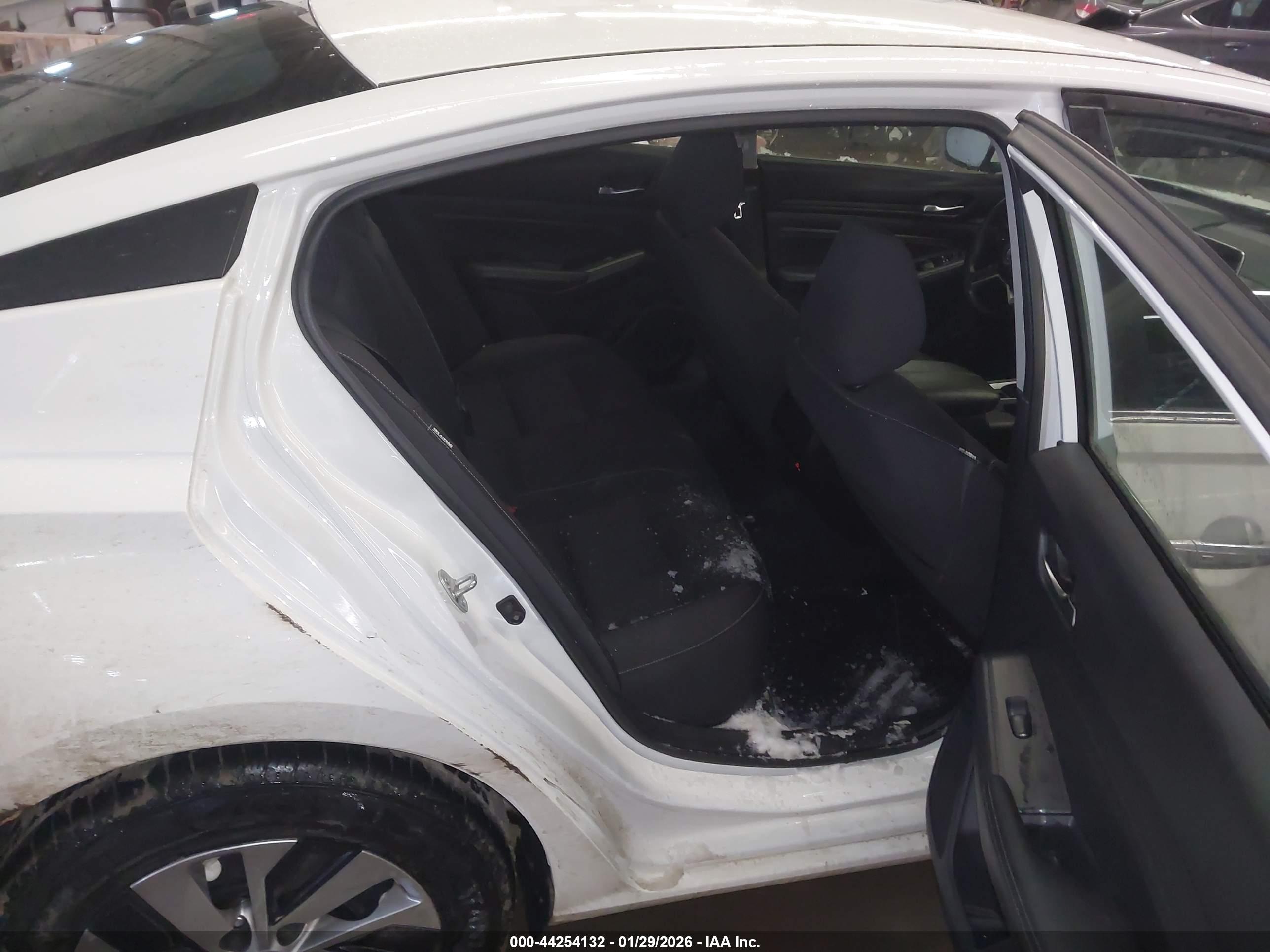 NISSAN ALTIMA image 8