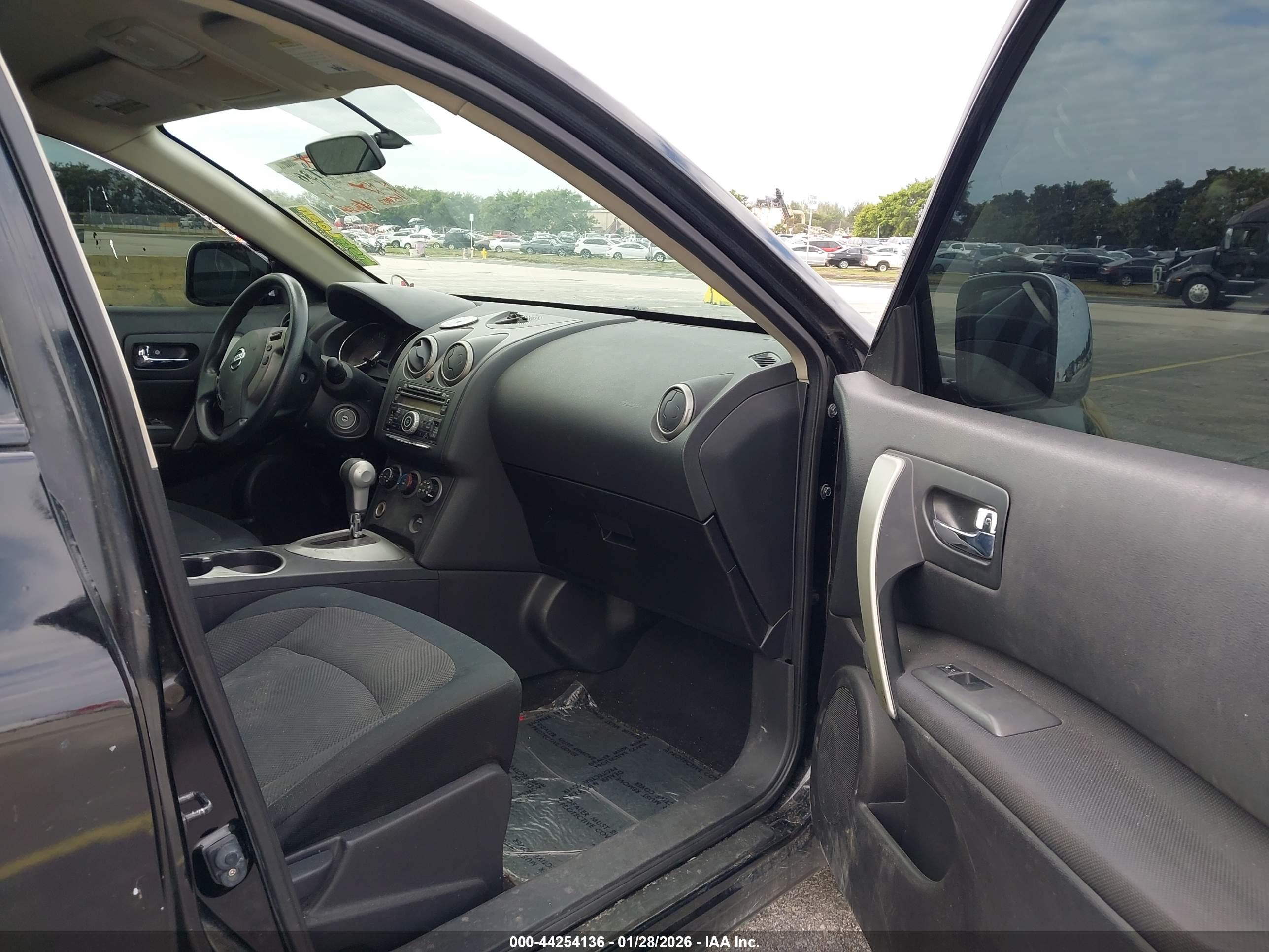 NISSAN ROGUE image 5