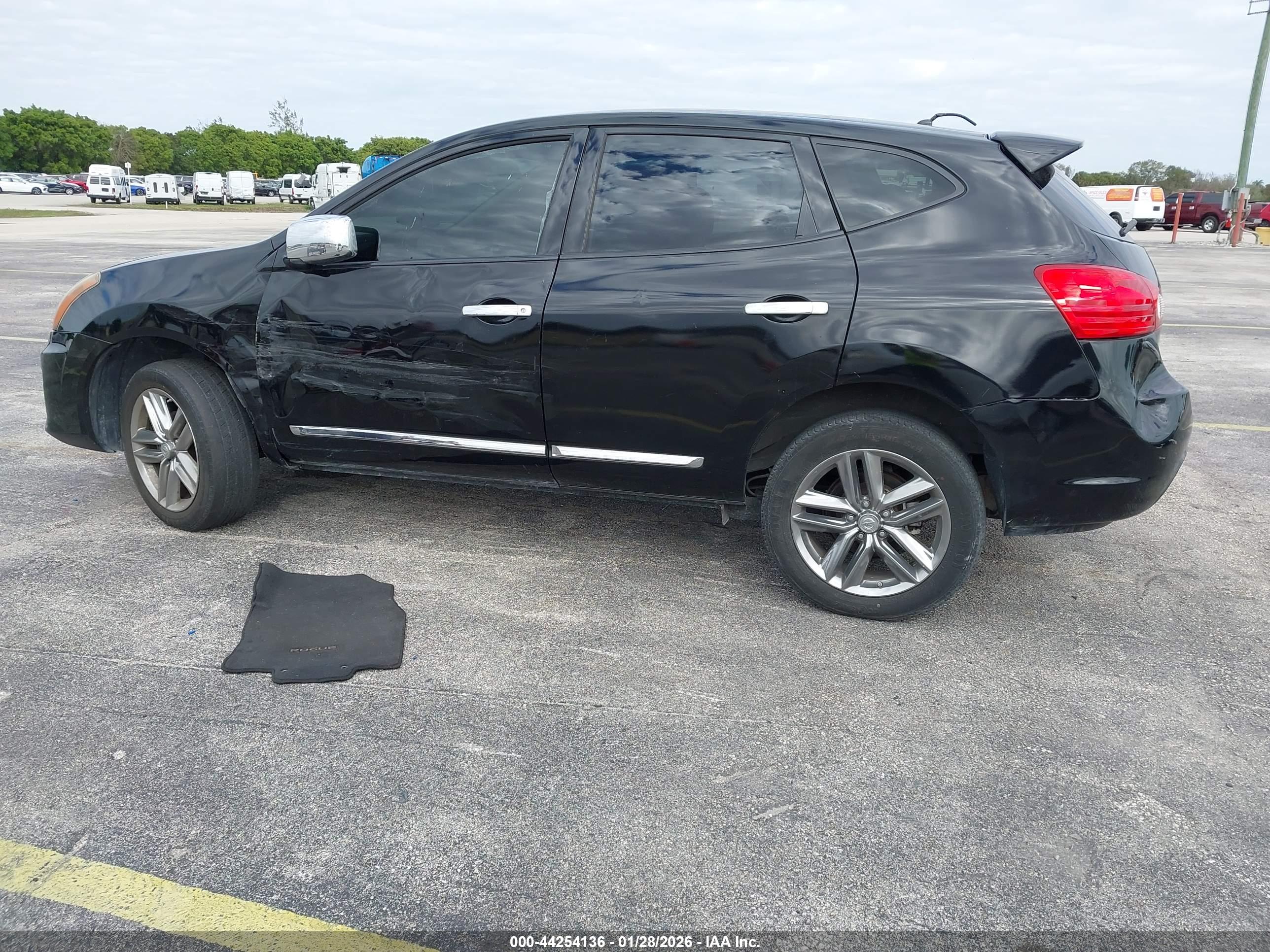 NISSAN ROGUE image 6