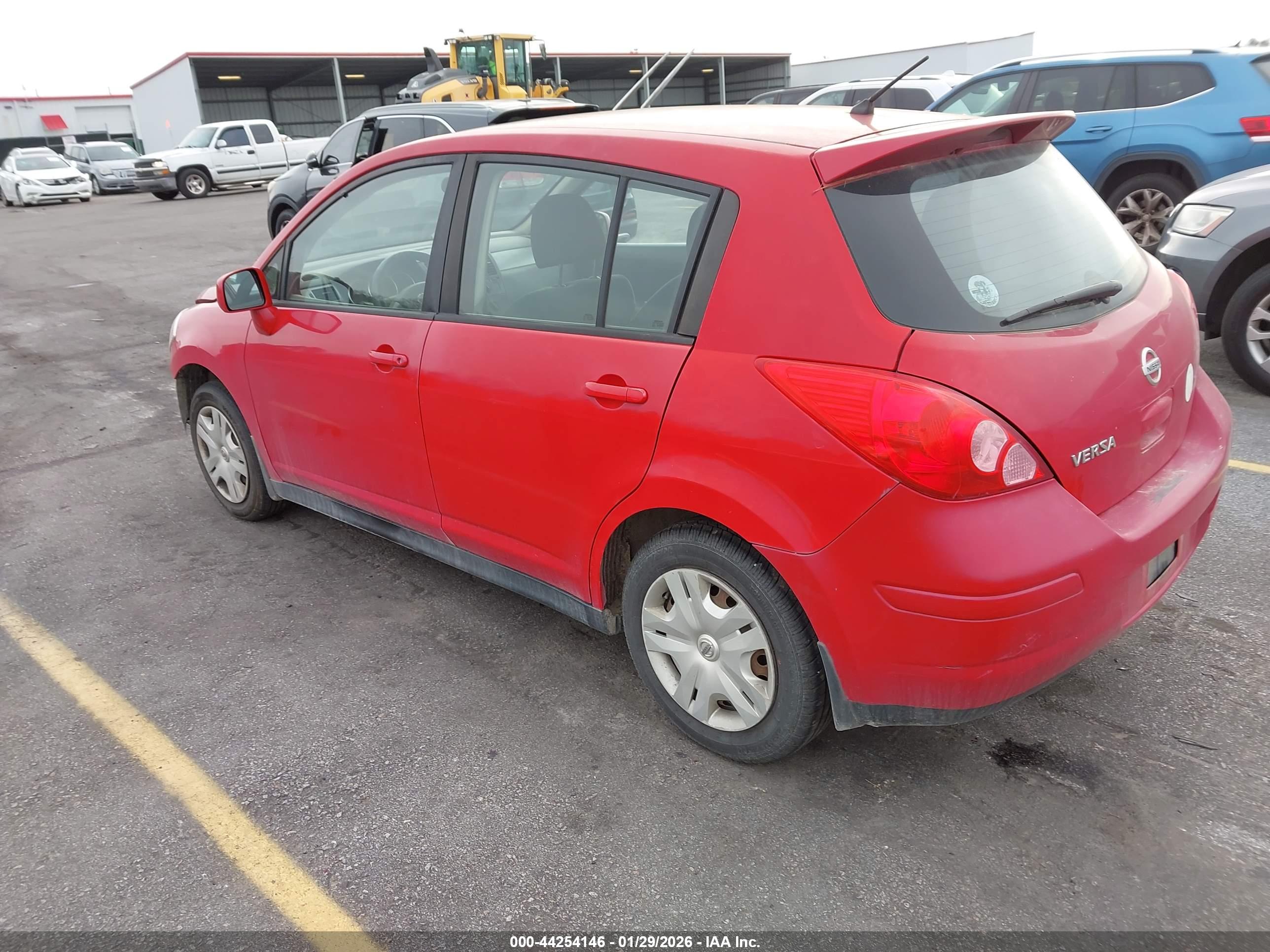 NISSAN VERSA image 3