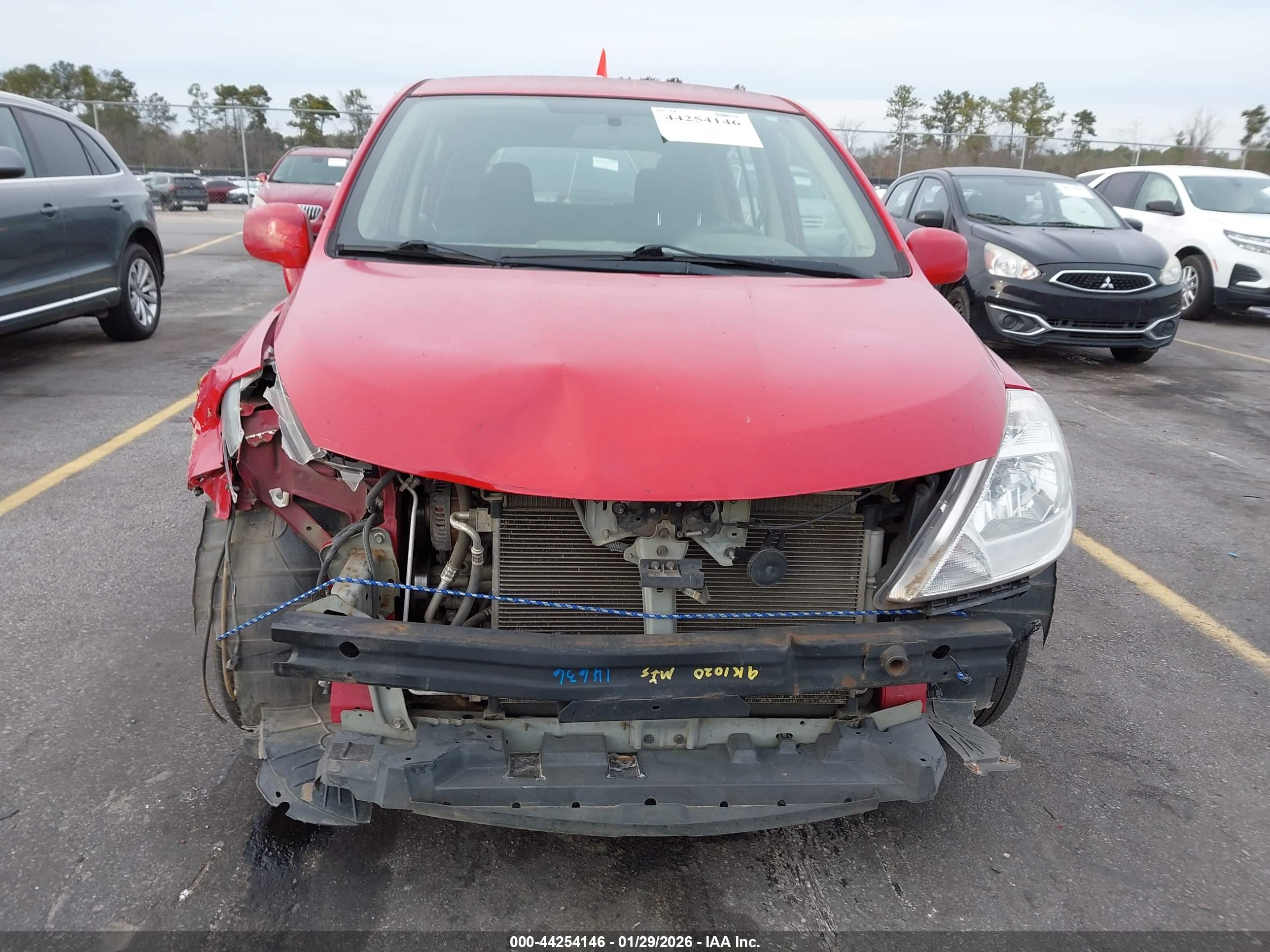 NISSAN VERSA image 6