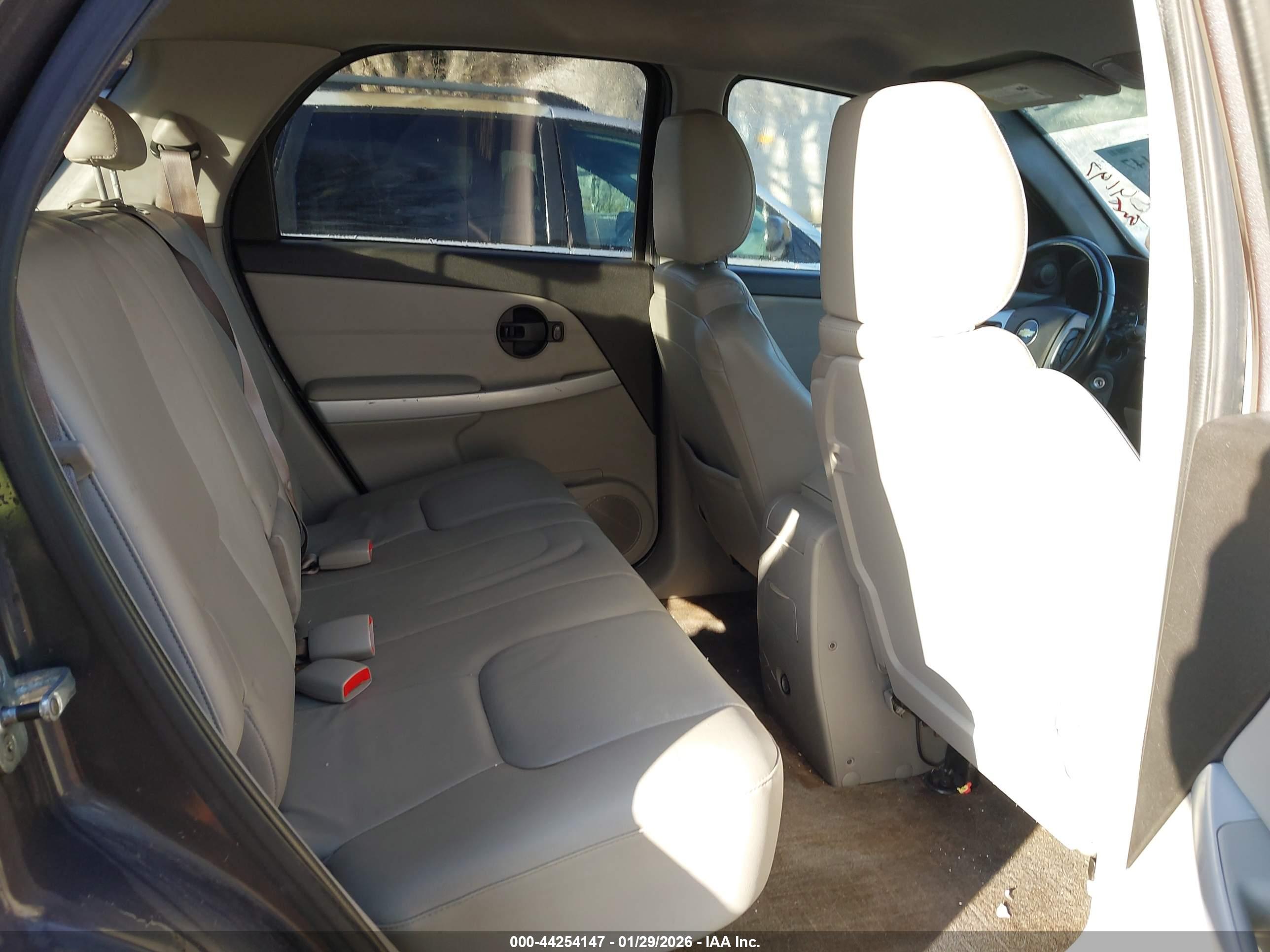 CHEVROLET EQUINOX image 8