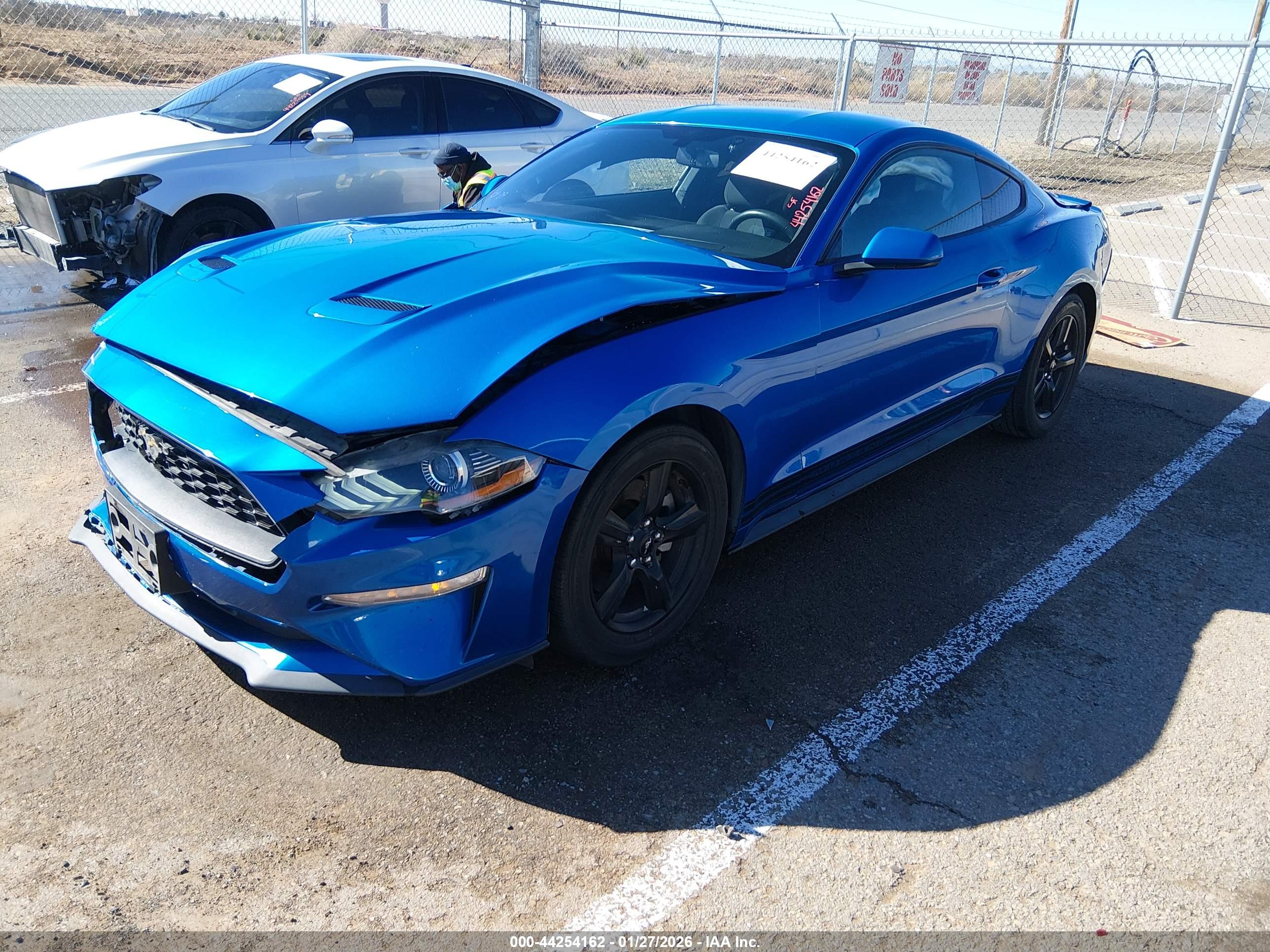 FORD MUSTANG image 2