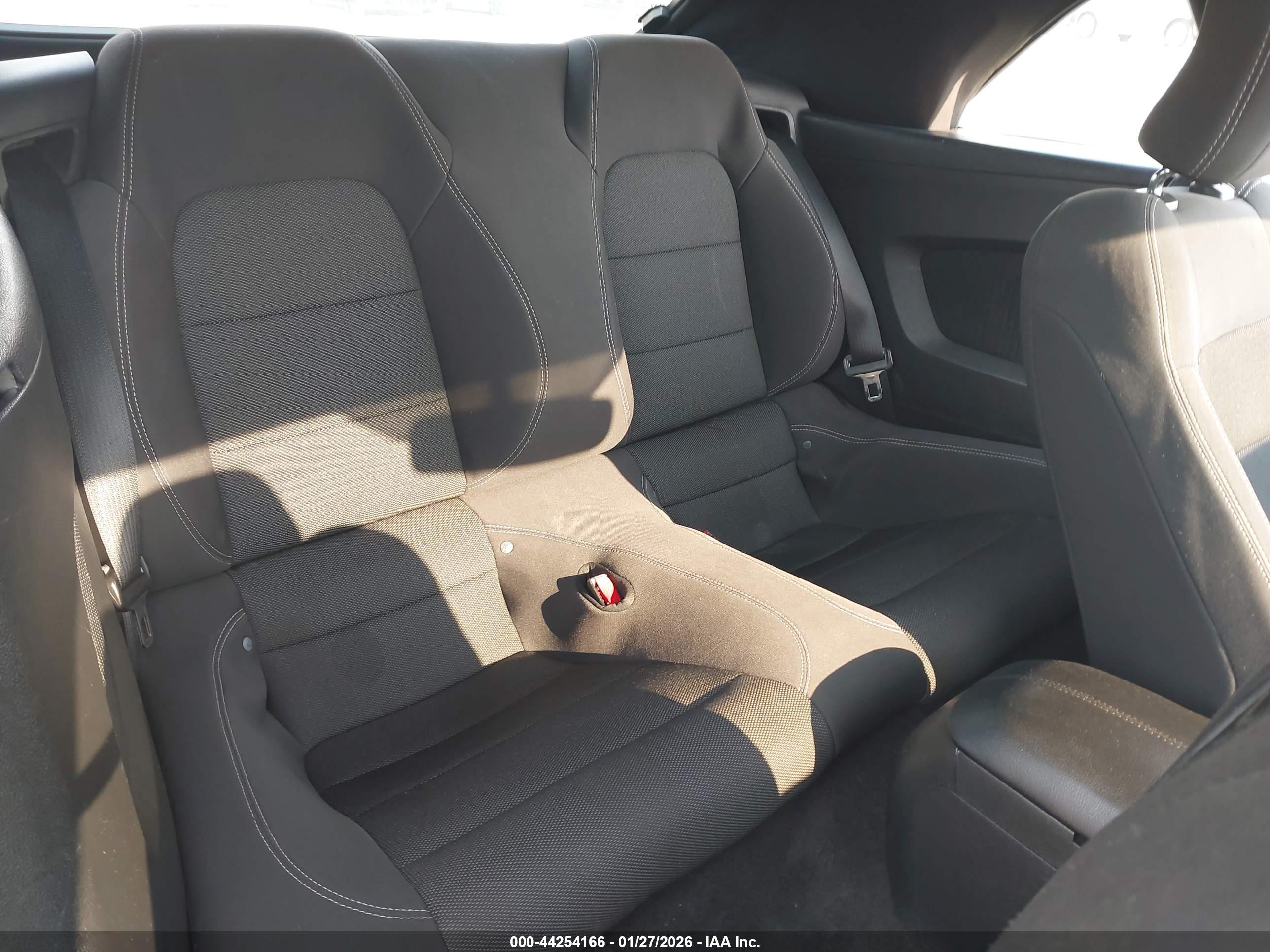 FORD MUSTANG image 8