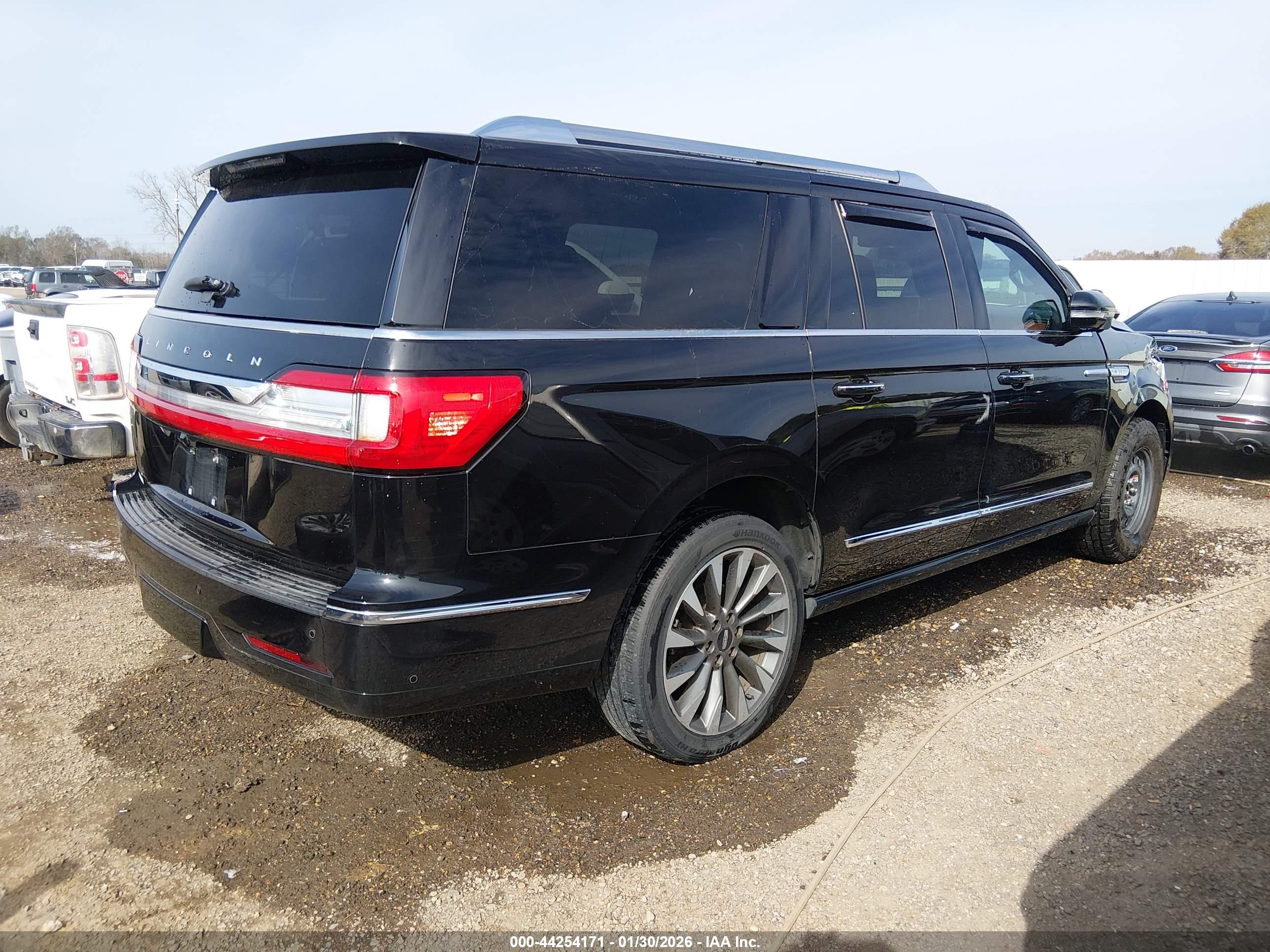 LINCOLN NAVIGATOR image 4