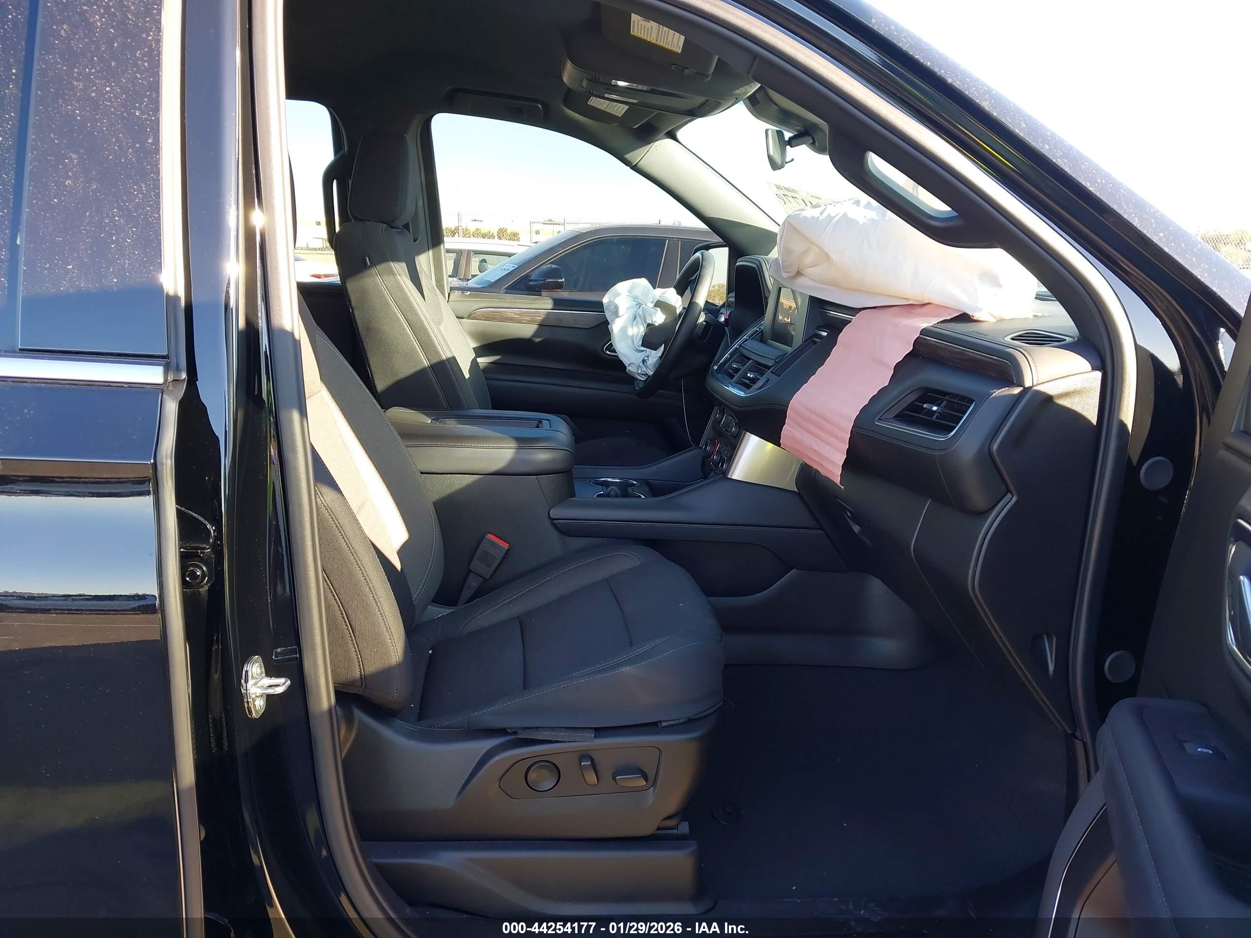 CHEVROLET TAHOE image 5