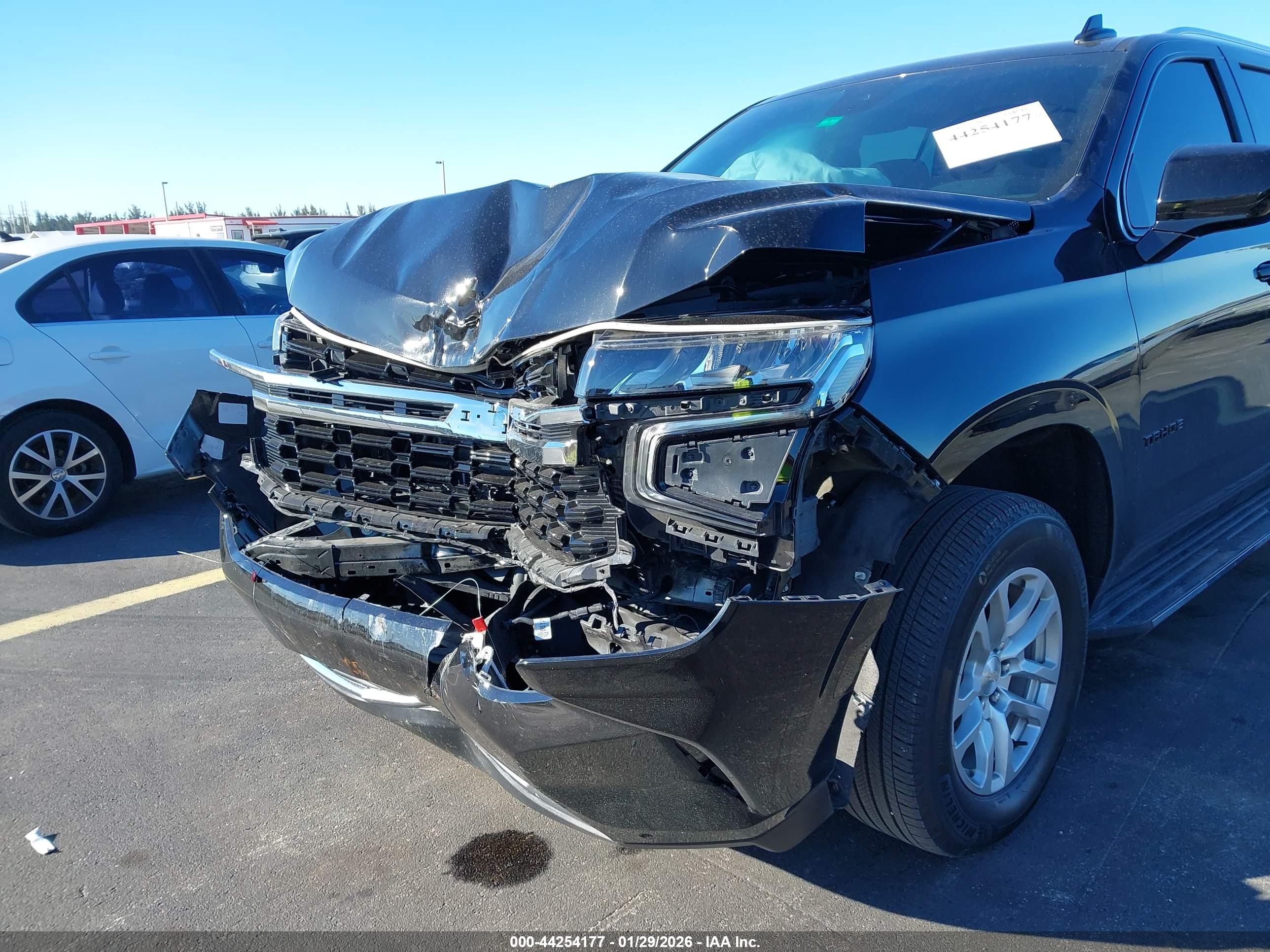 CHEVROLET TAHOE image 6