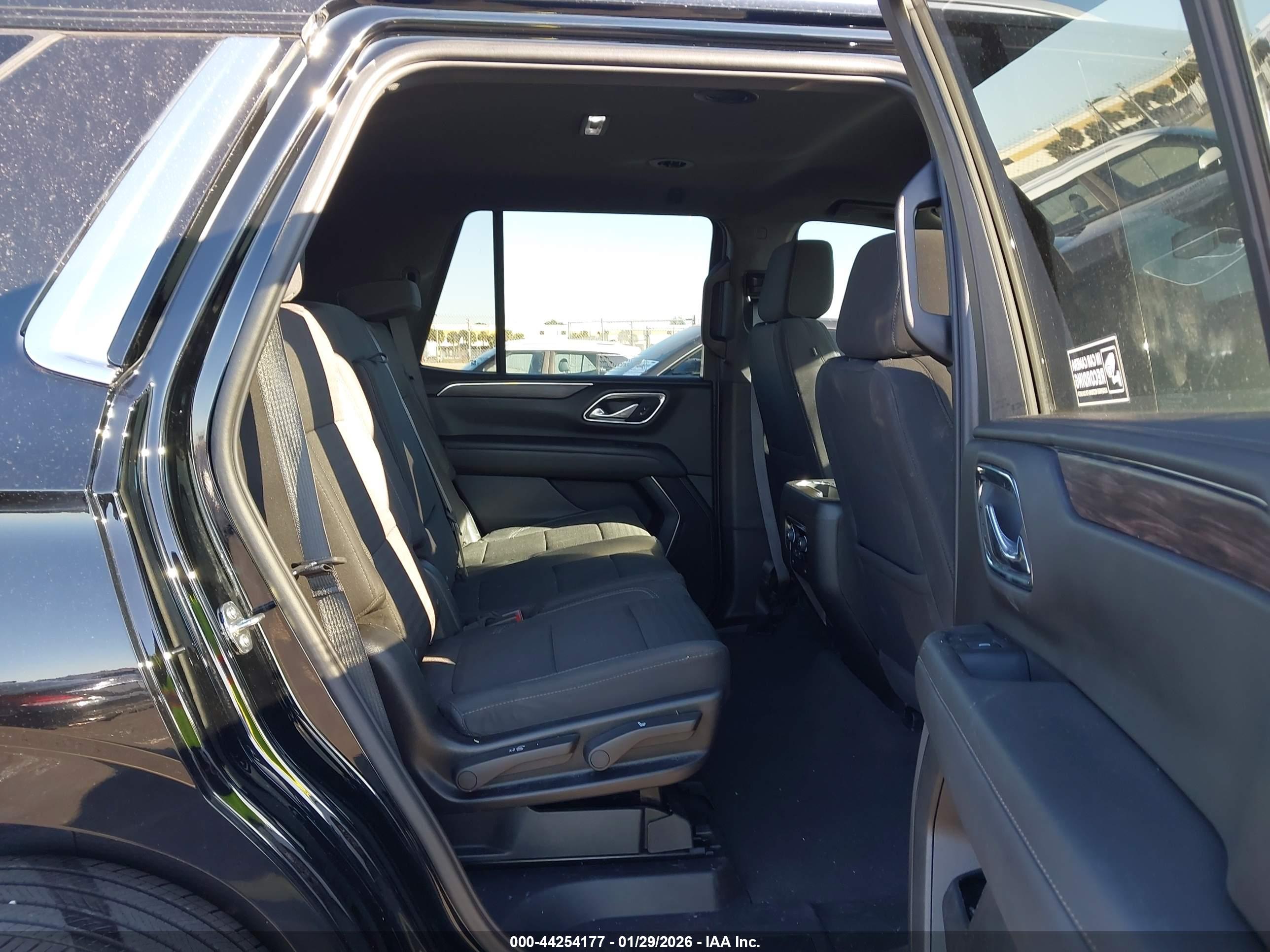 CHEVROLET TAHOE image 8