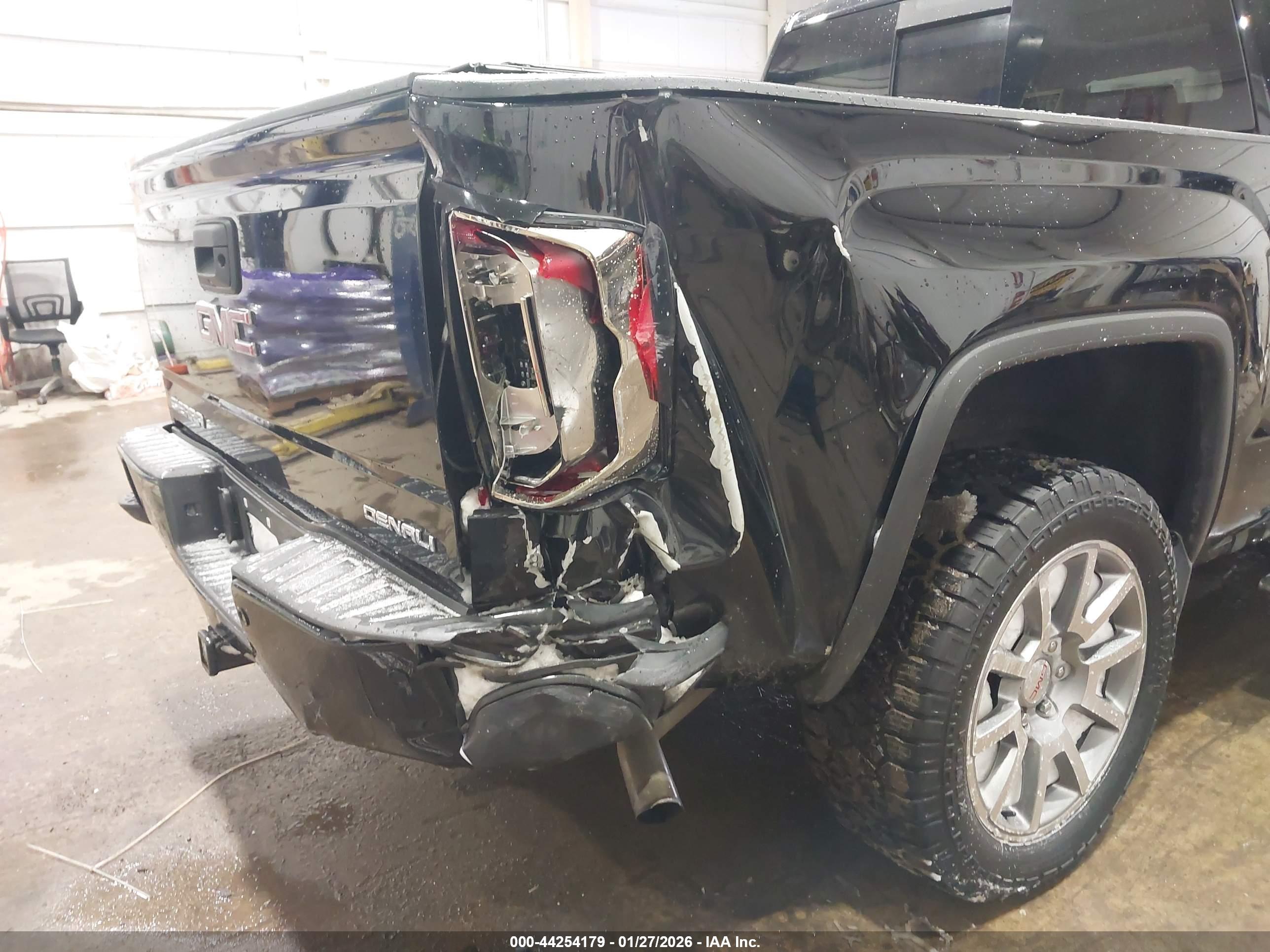 GMC SIERRA image 6