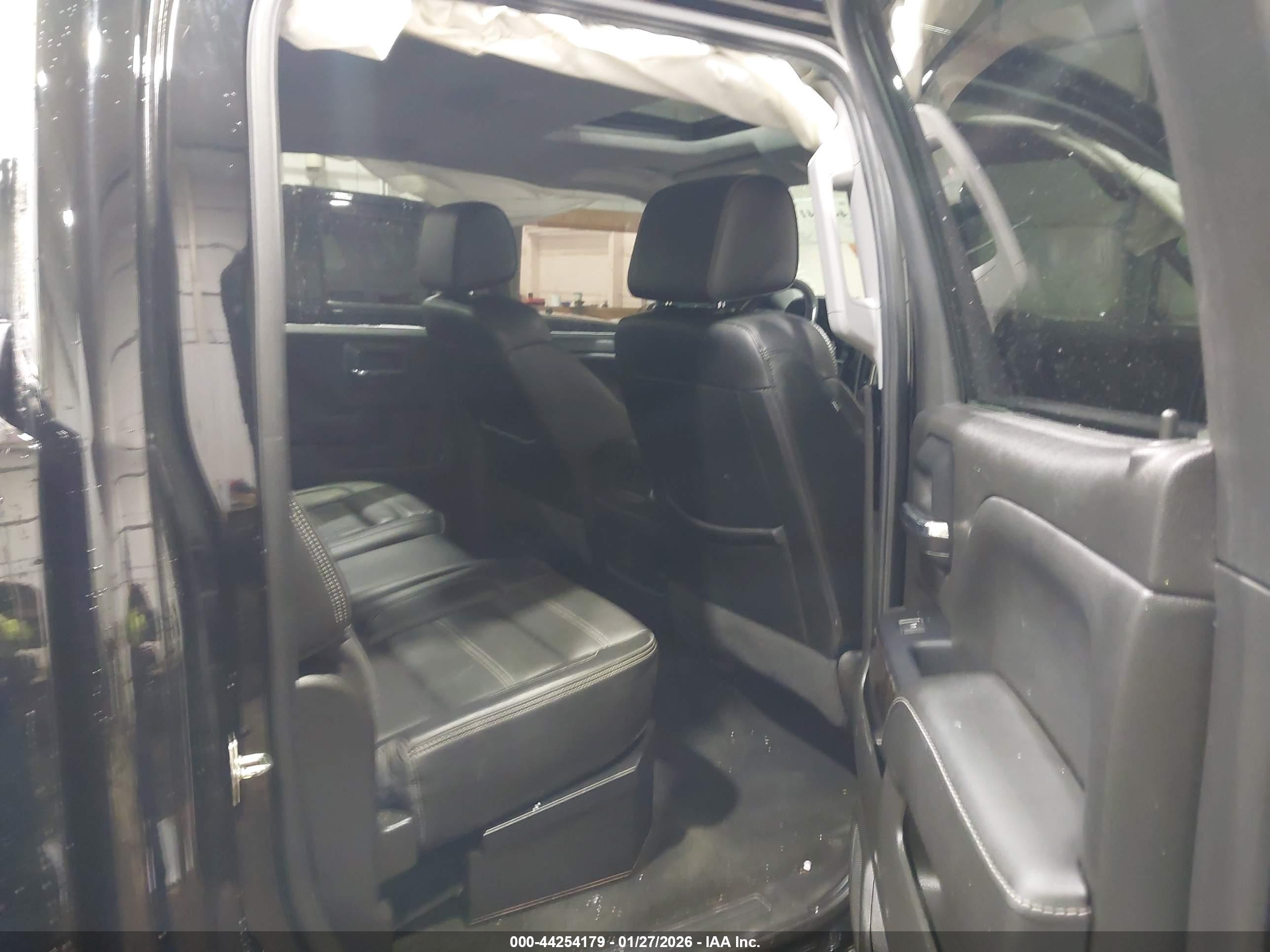 GMC SIERRA image 8