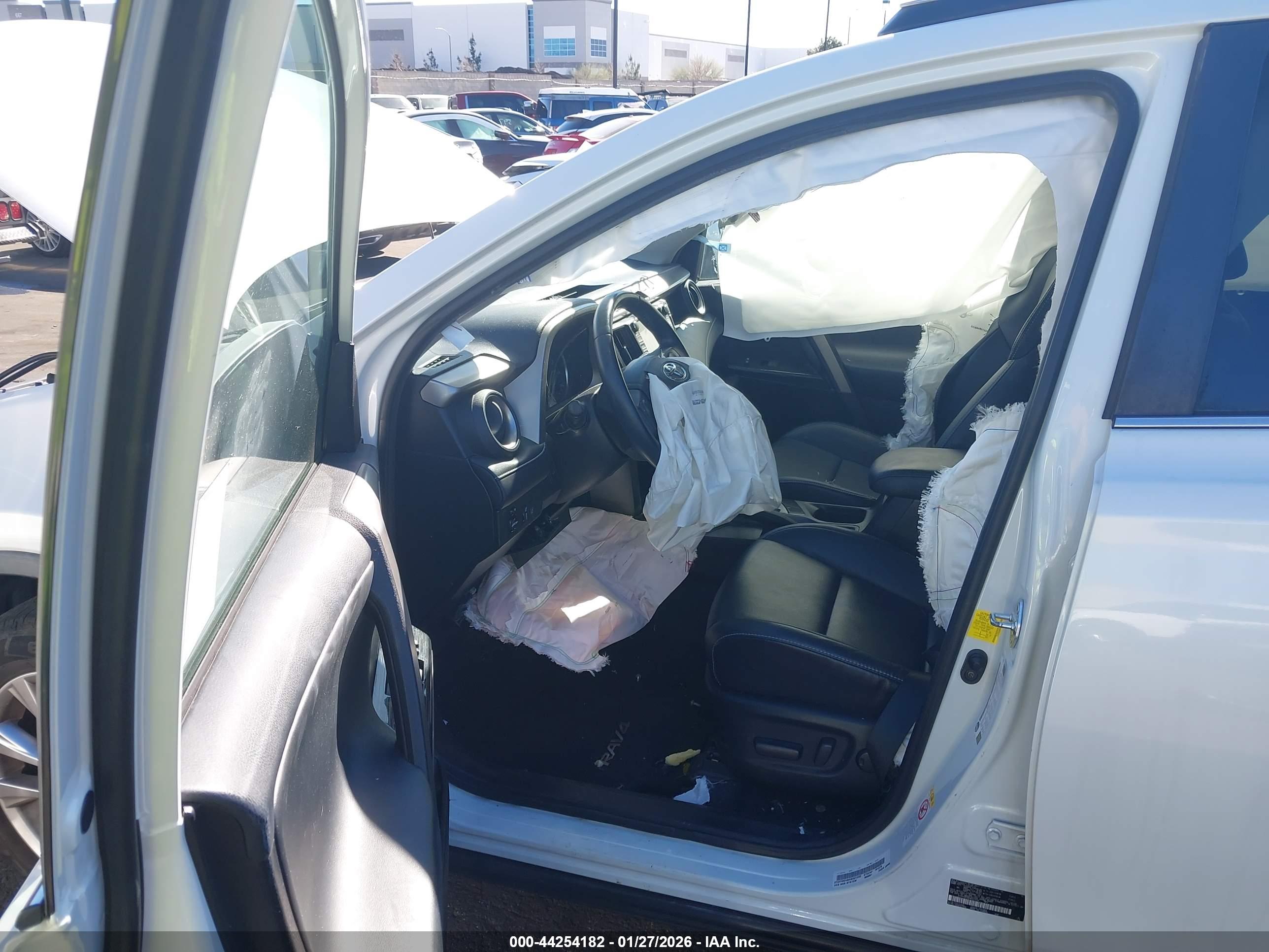 TOYOTA RAV4 image 5