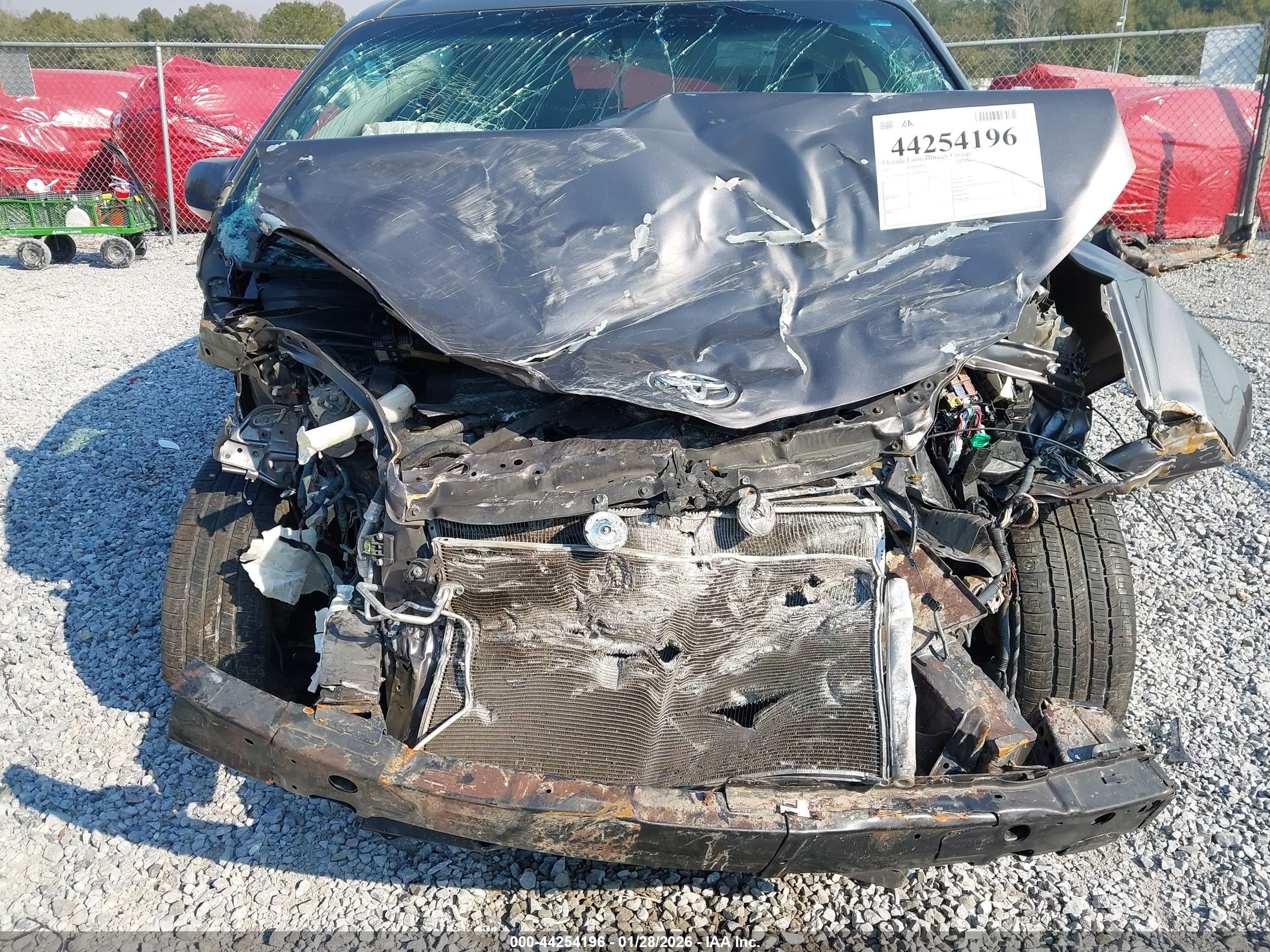 TOYOTA SIENNA image 6