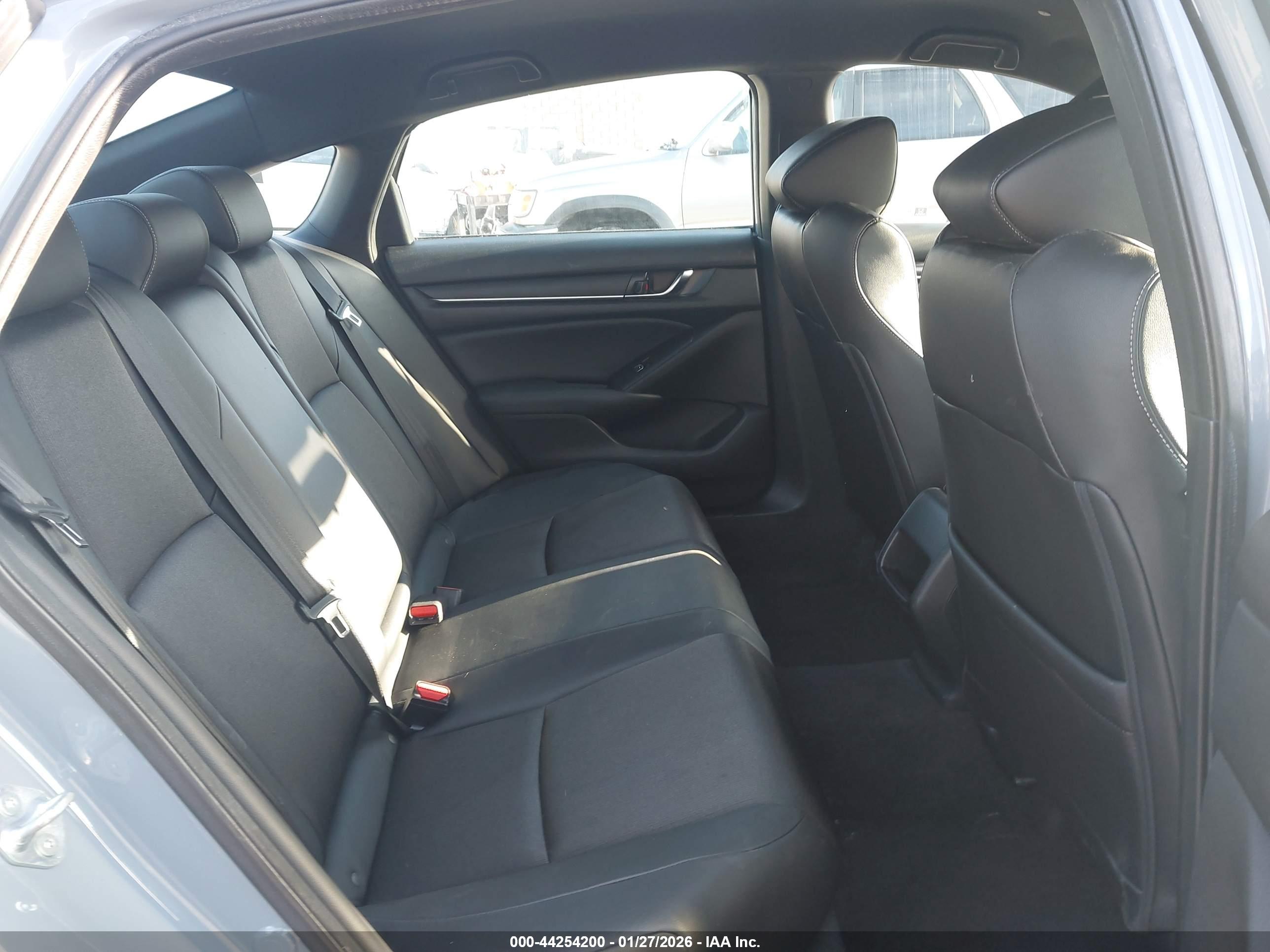 HONDA ACCORD image 8