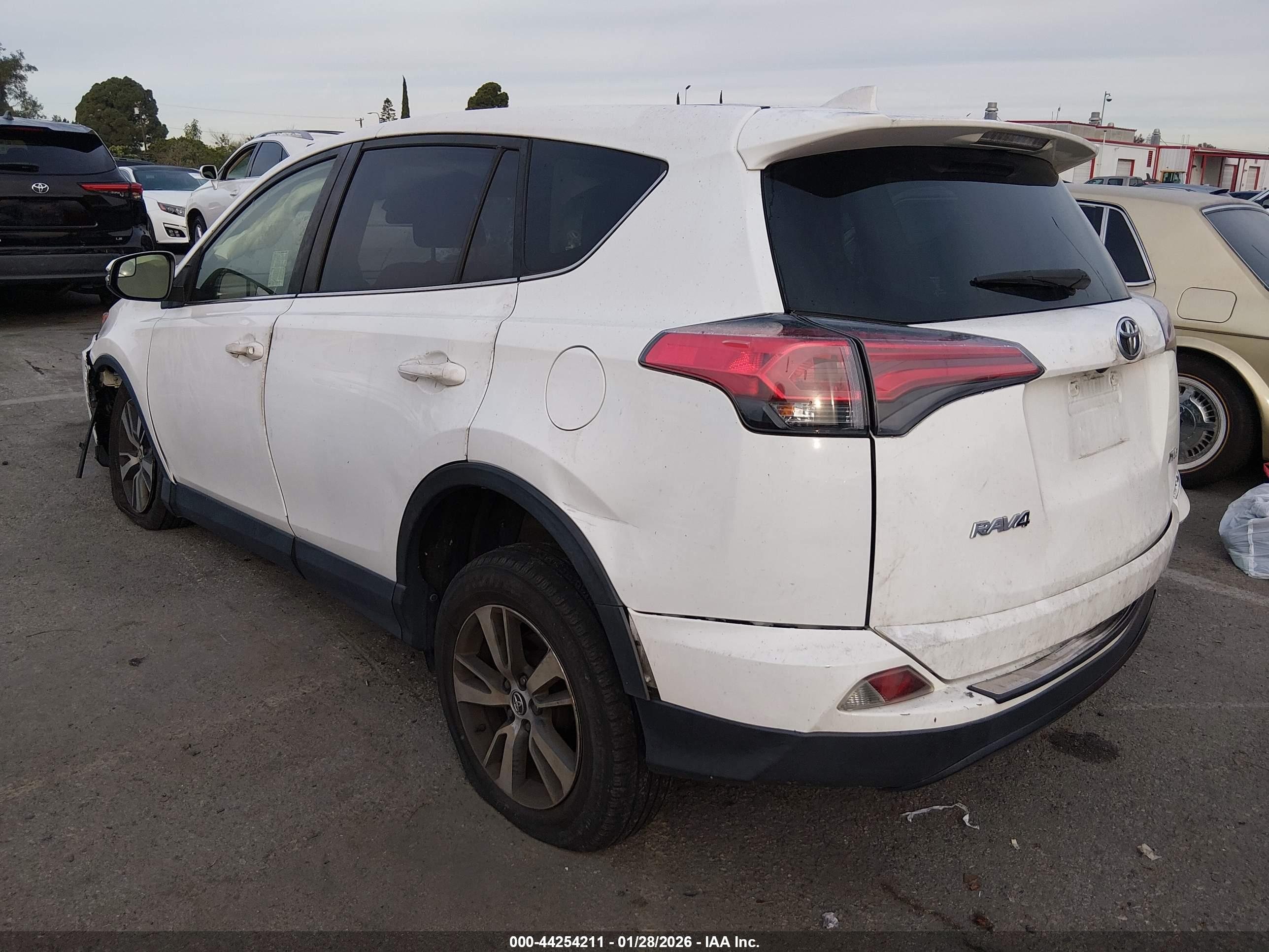 TOYOTA RAV4 image 3