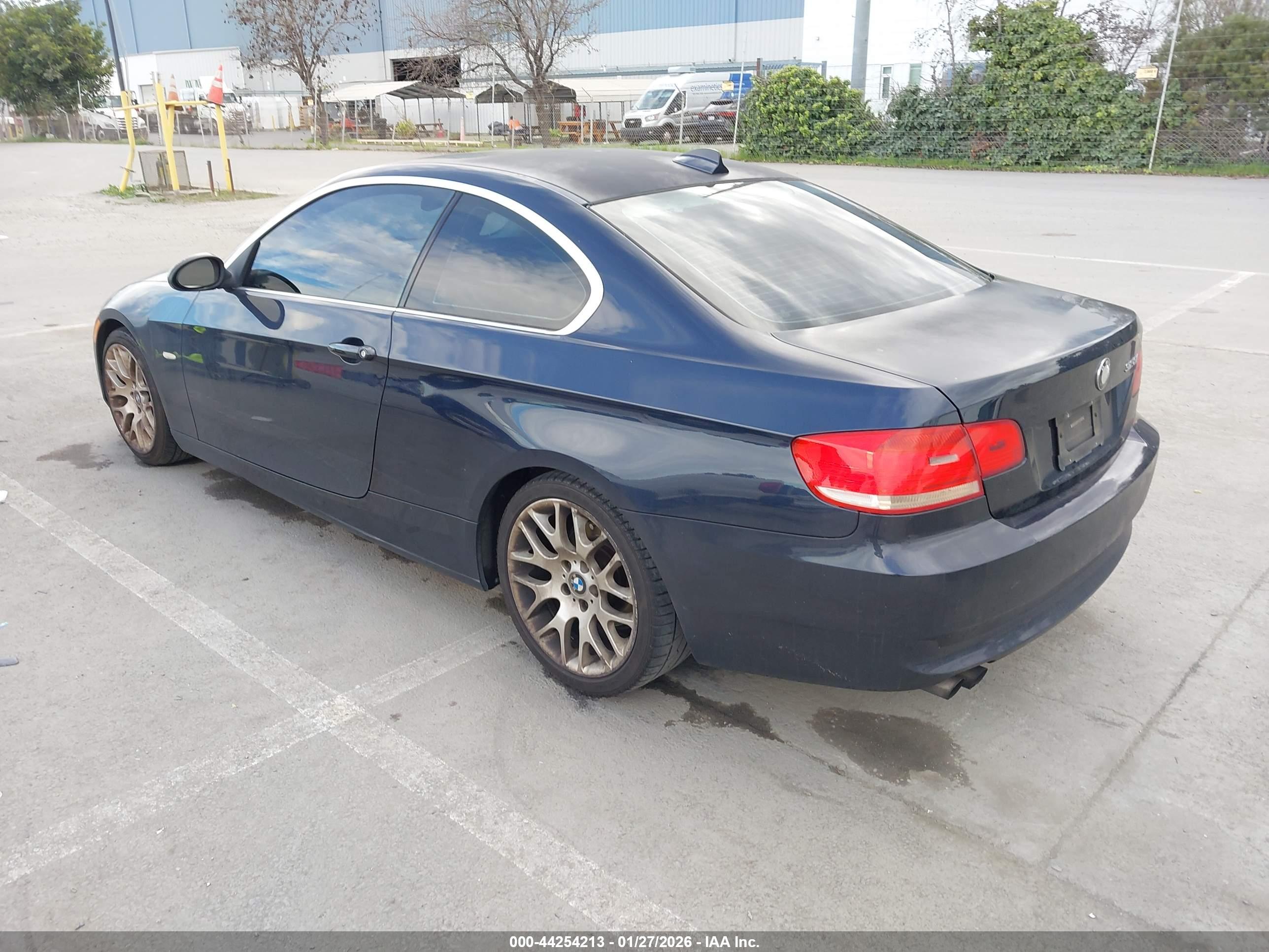 BMW 328I image 3