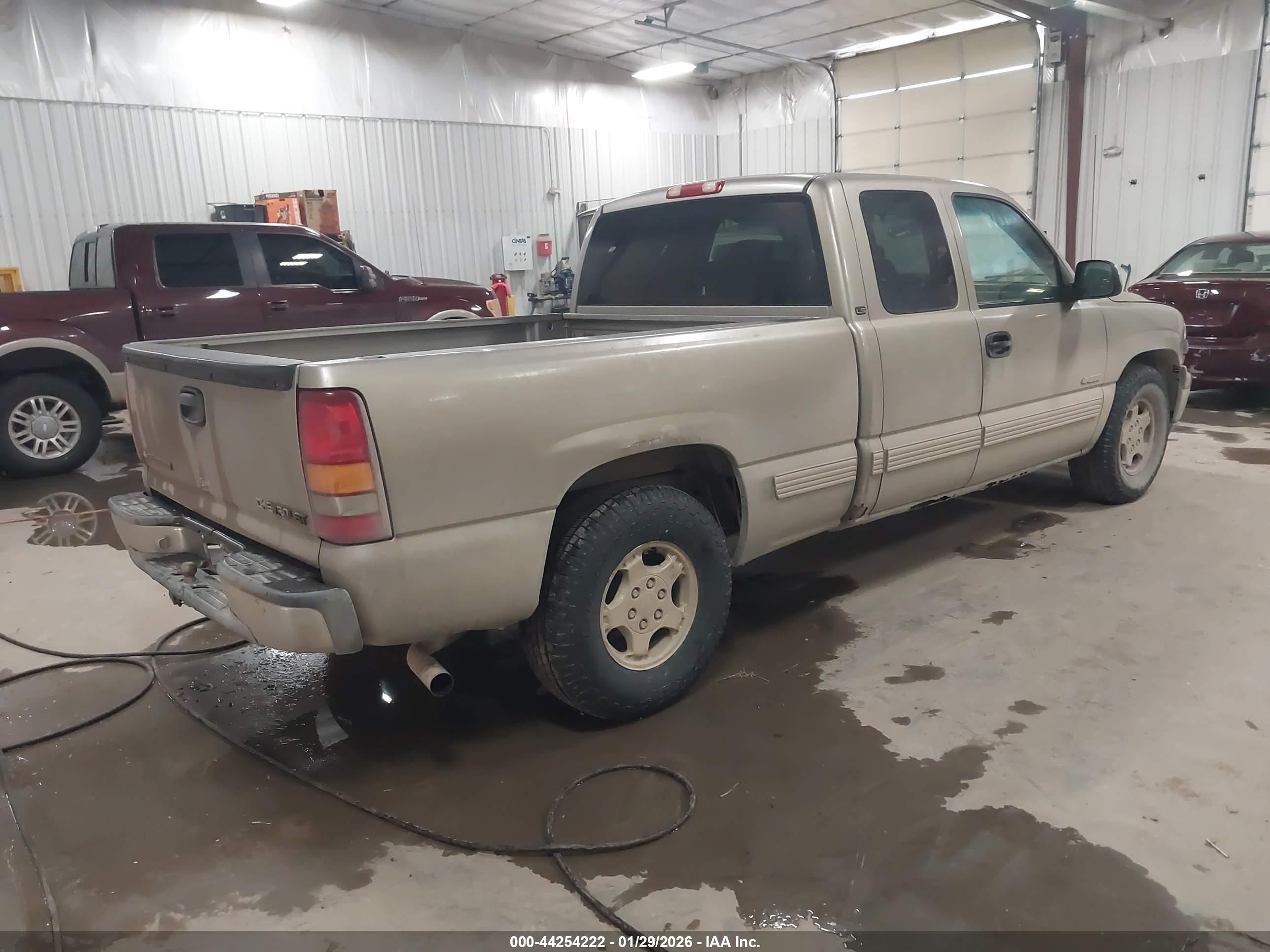 CHEVROLET SILVERADO image 4