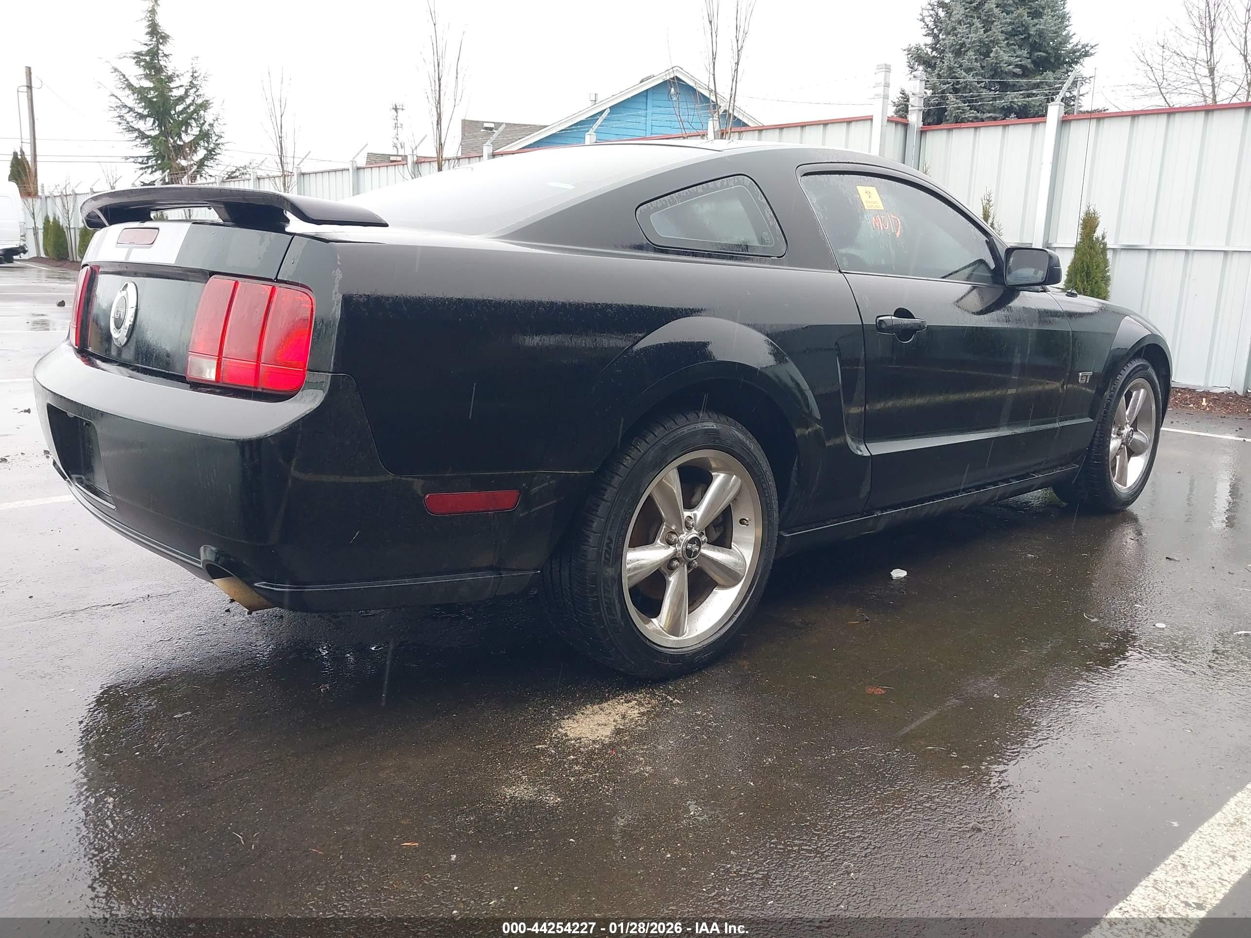 FORD MUSTANG image 4