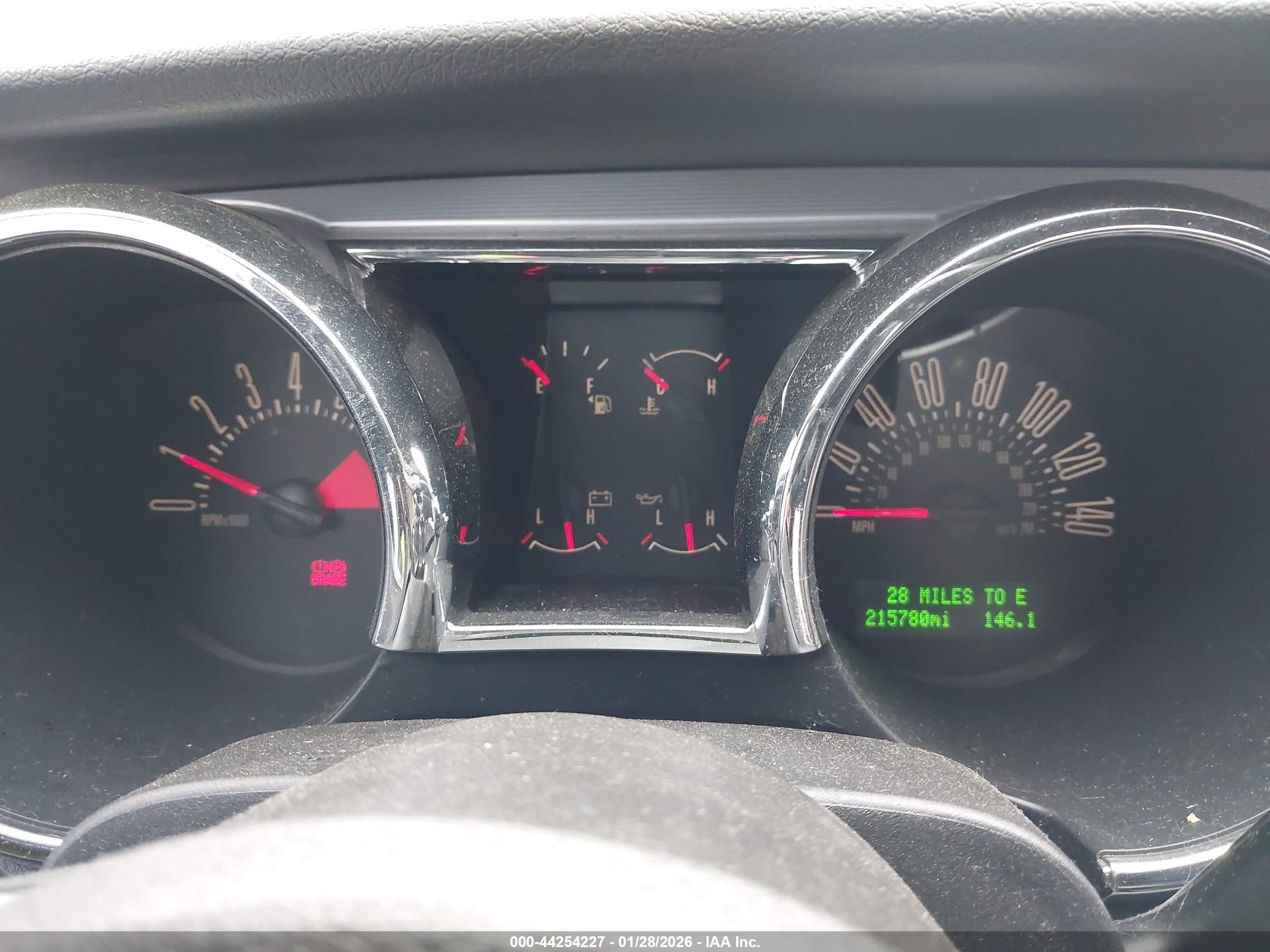 FORD MUSTANG image 7