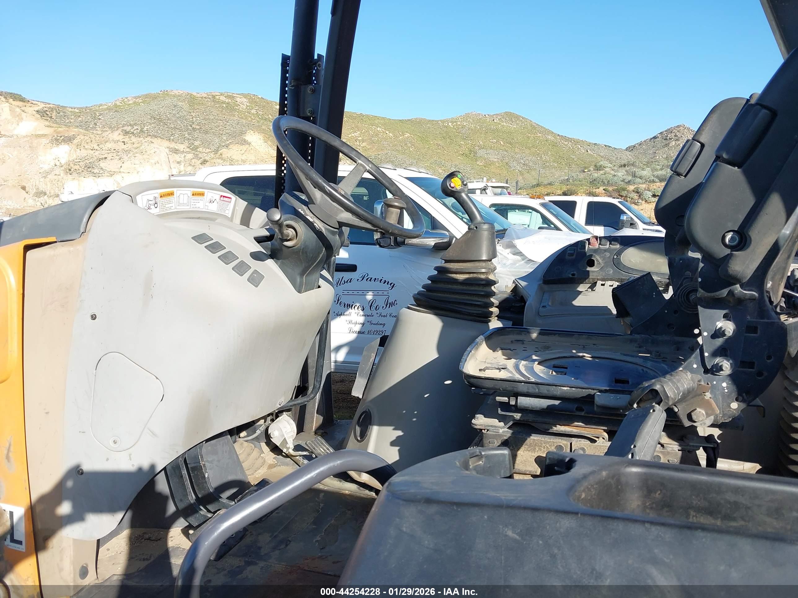 CASE 580SN image 8