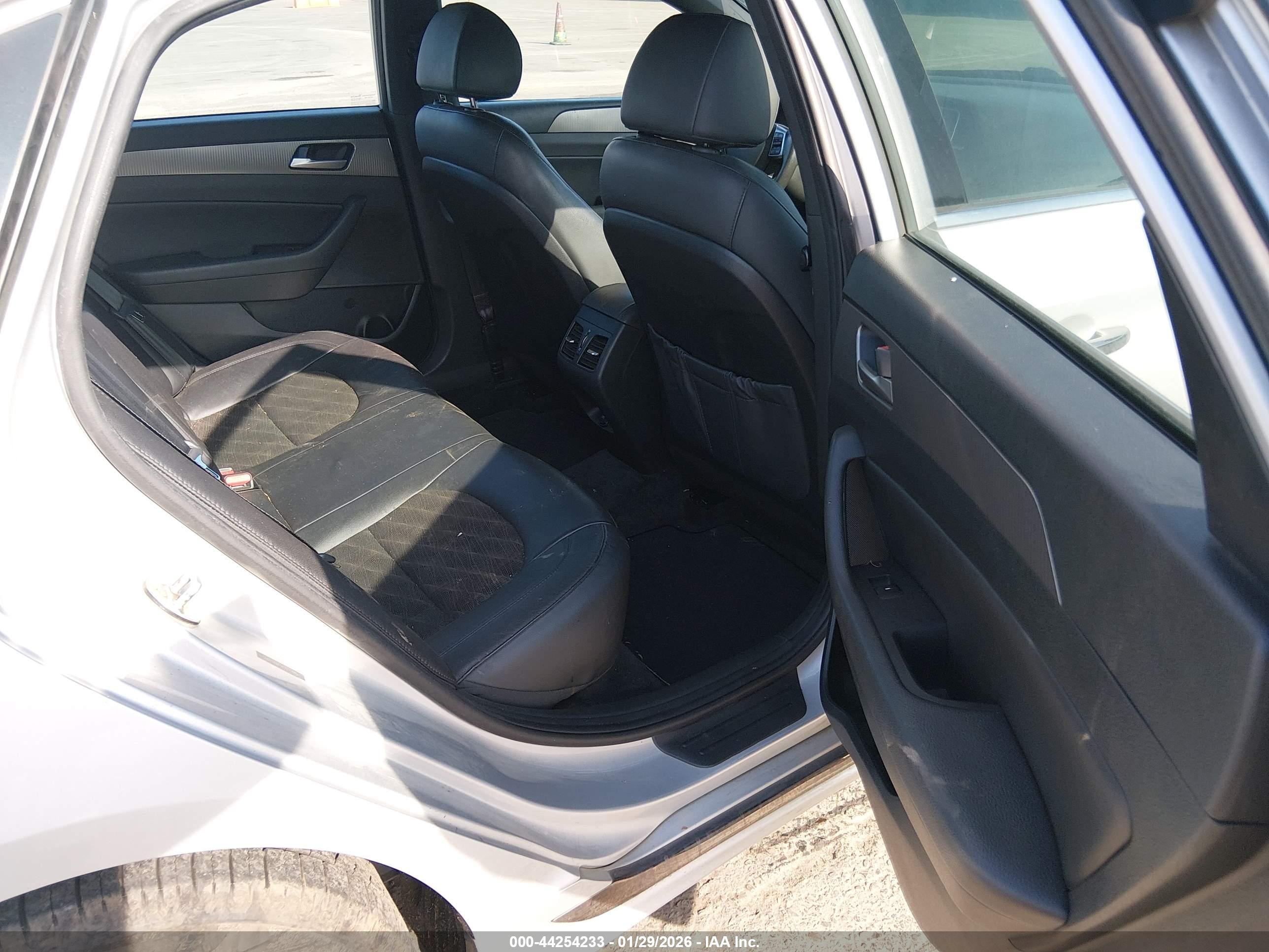 HYUNDAI SONATA image 8