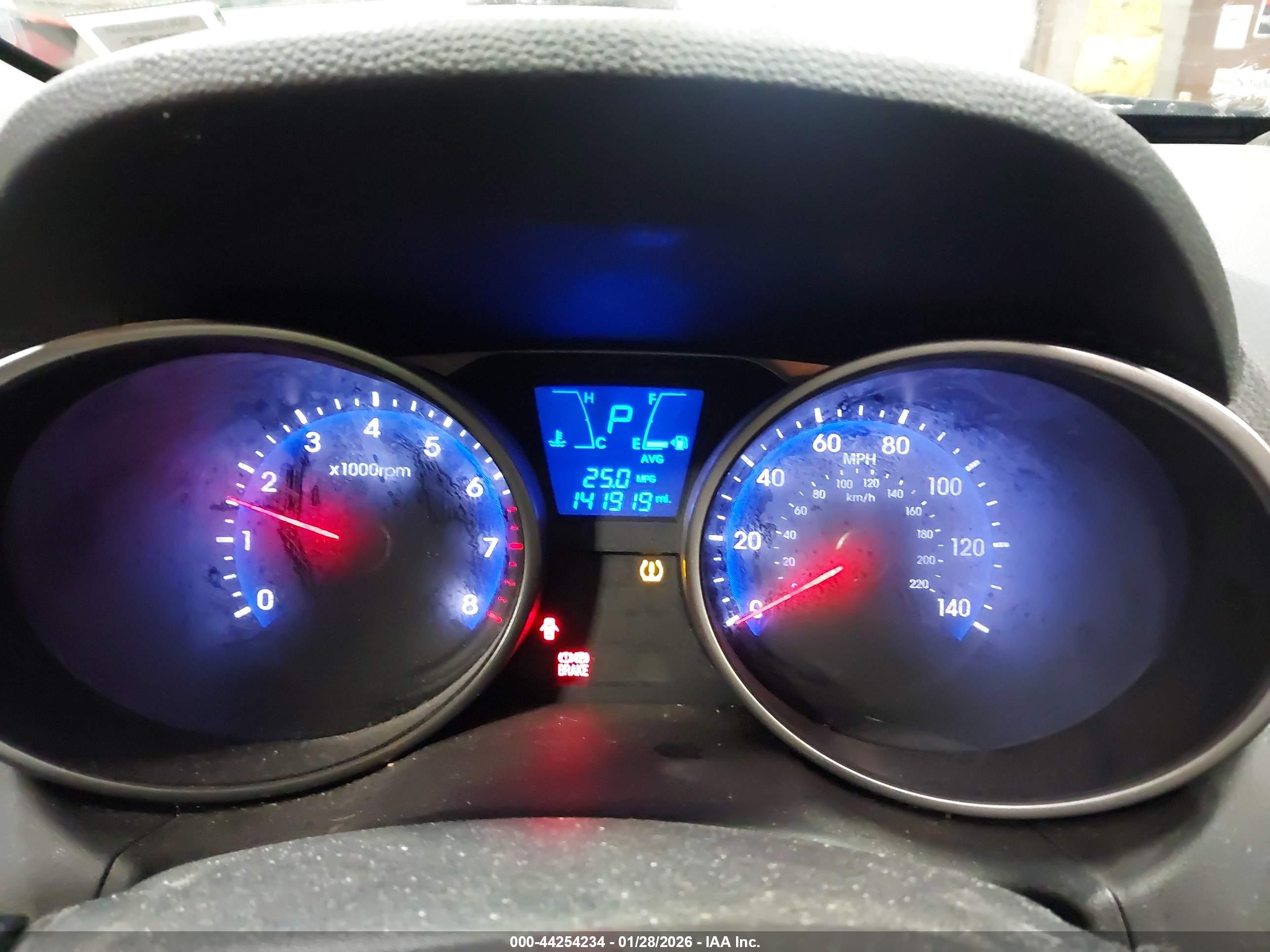 HYUNDAI TUCSON image 7
