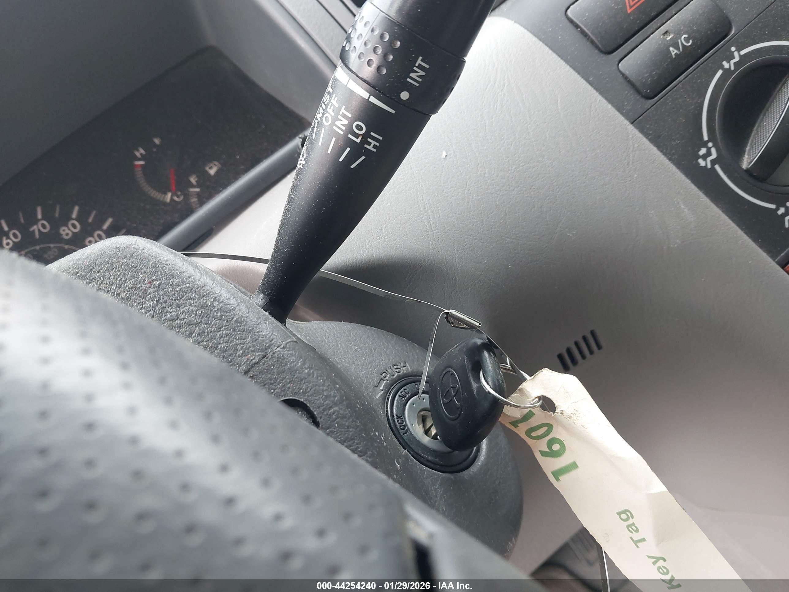 TOYOTA COROLLA image 11