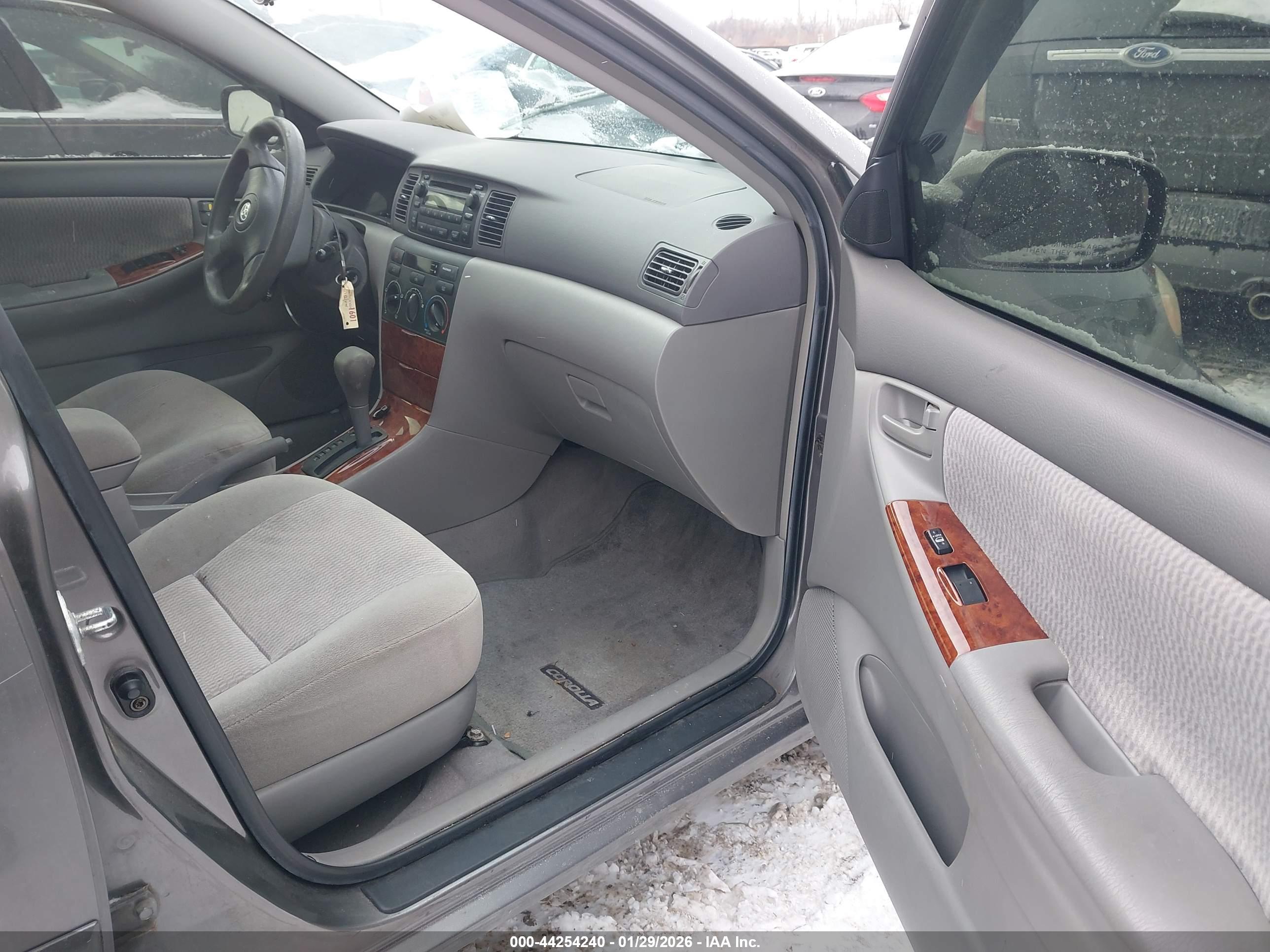 TOYOTA COROLLA image 5