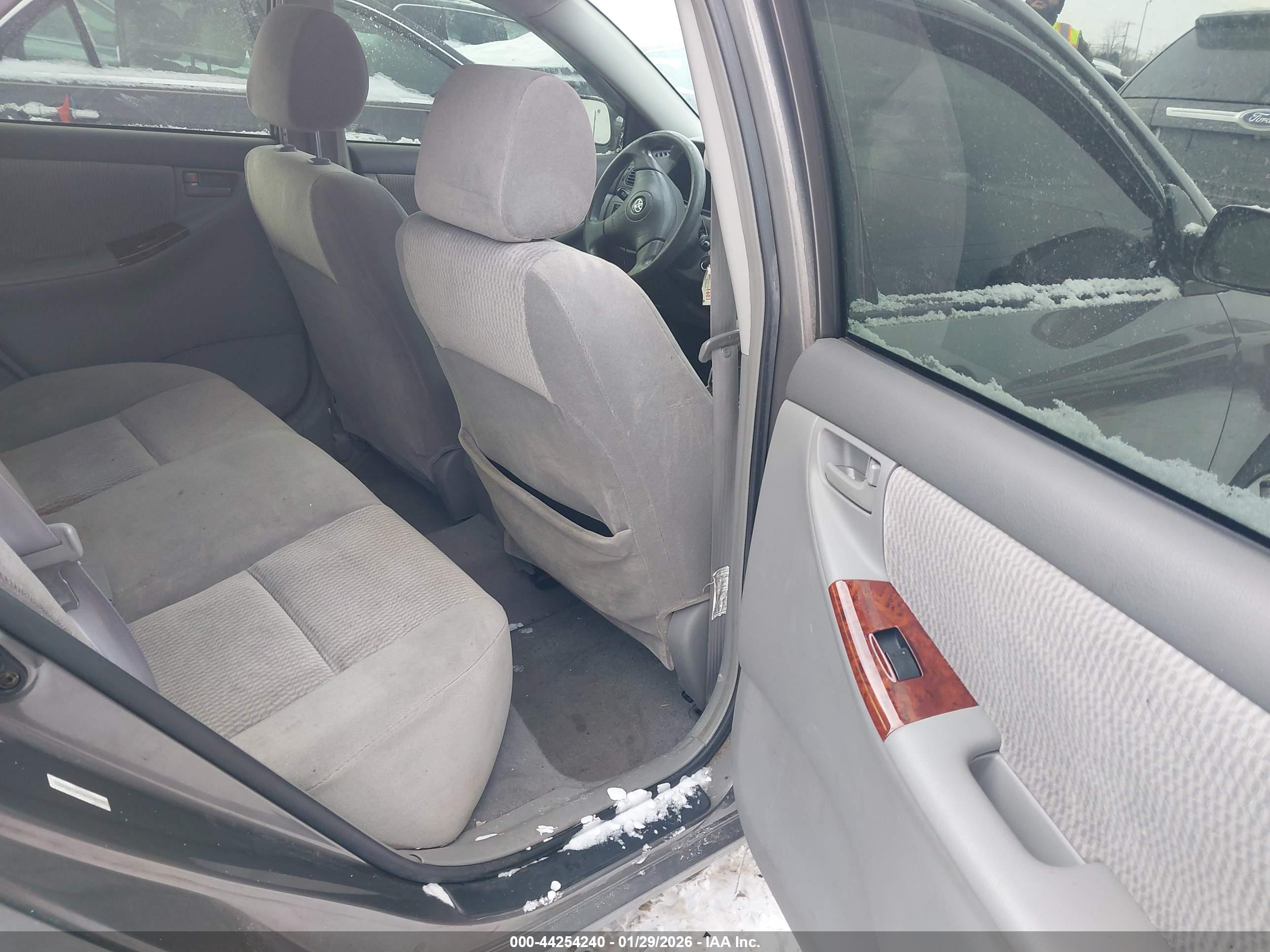 TOYOTA COROLLA image 8