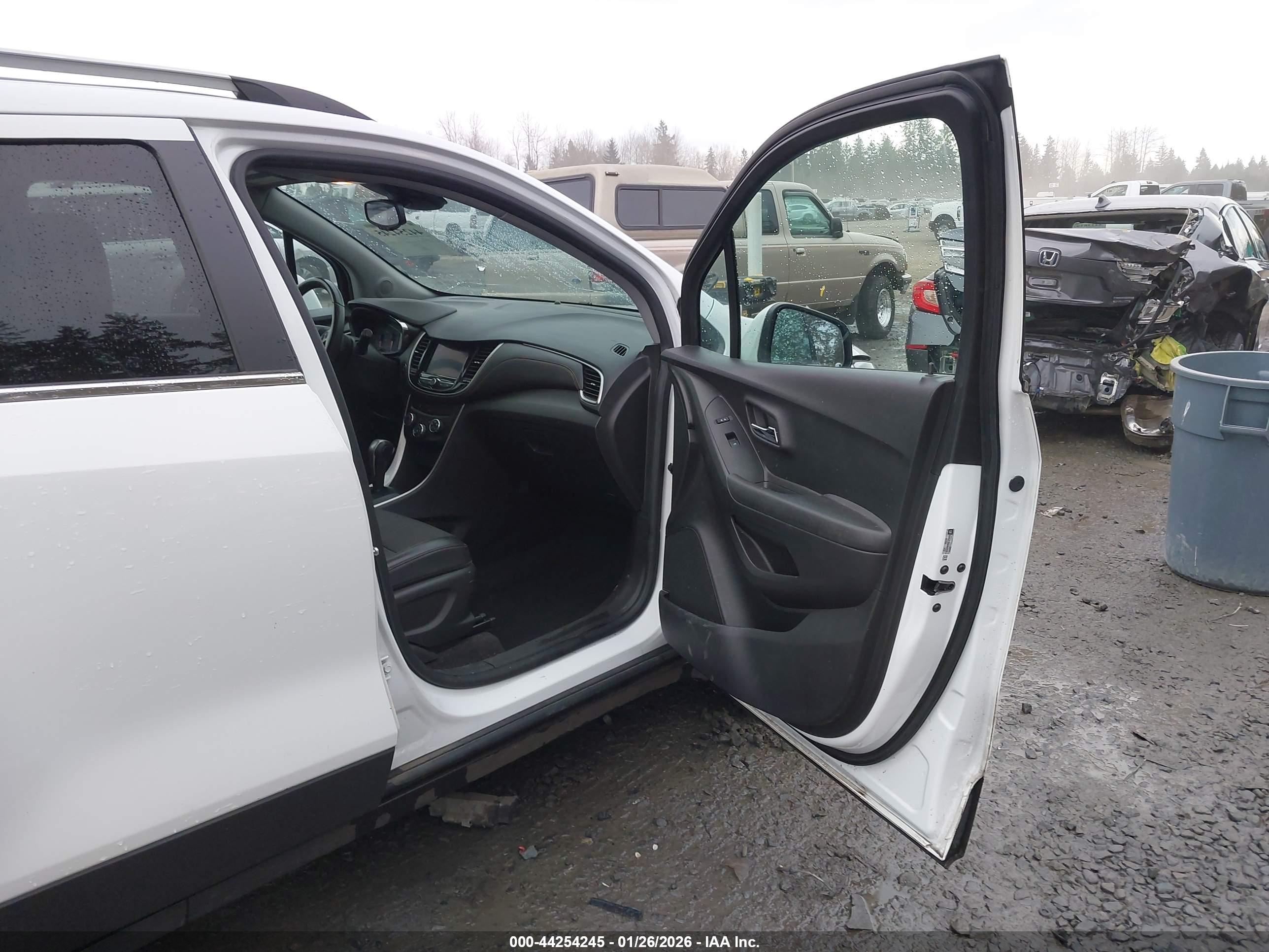 CHEVROLET TRAX image 5