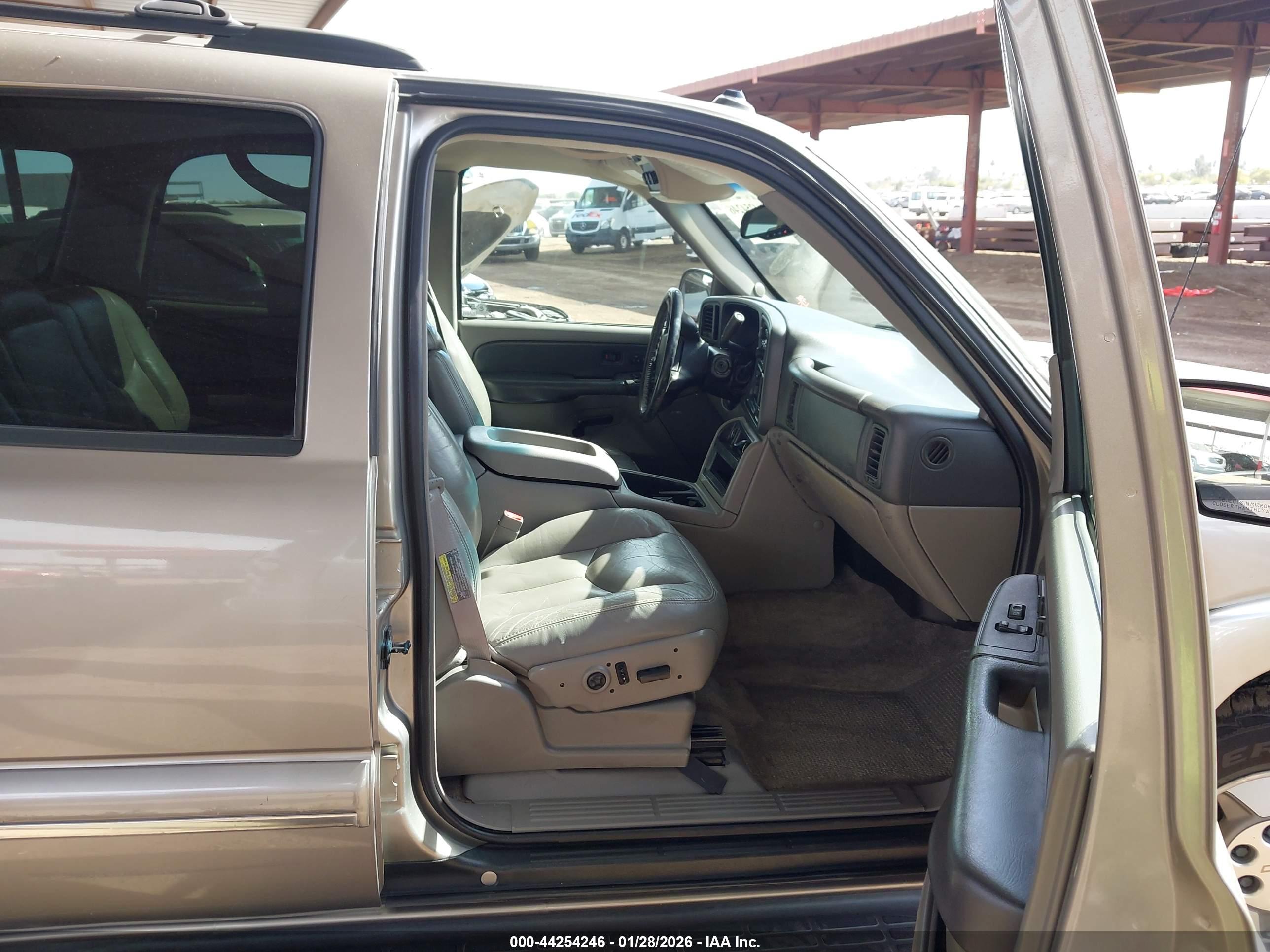 CHEVROLET TAHOE image 5