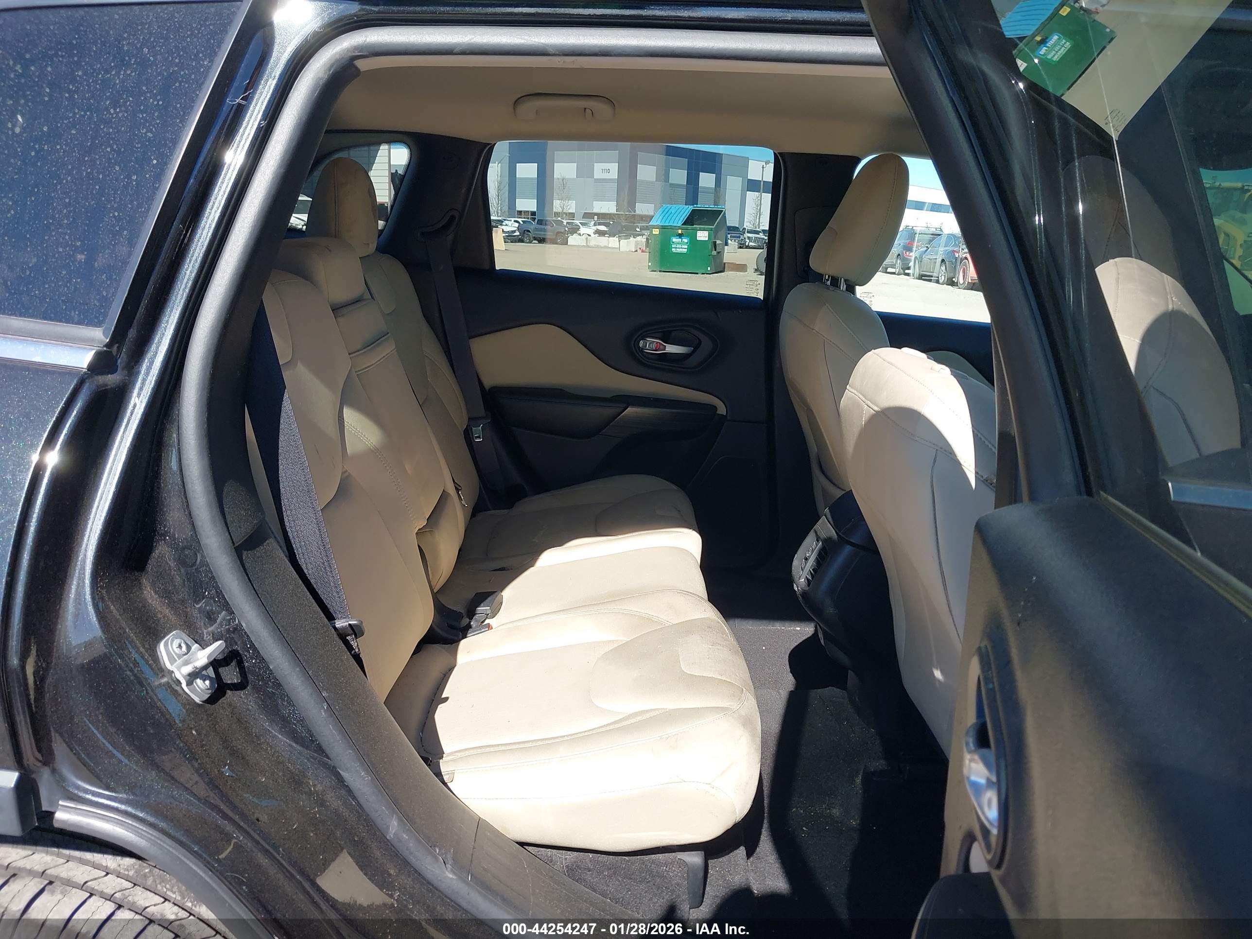JEEP CHEROKEE image 8