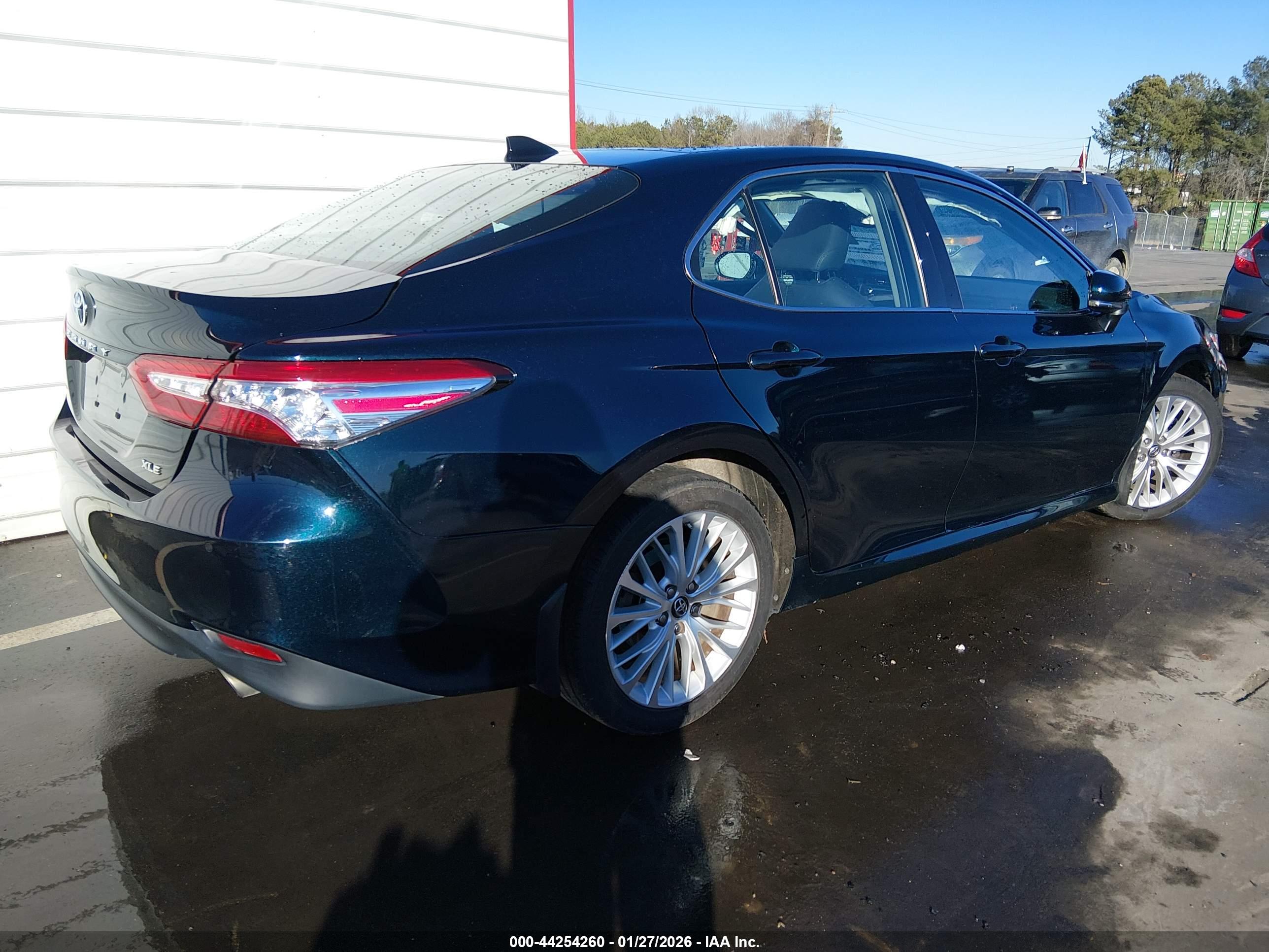 TOYOTA CAMRY image 4