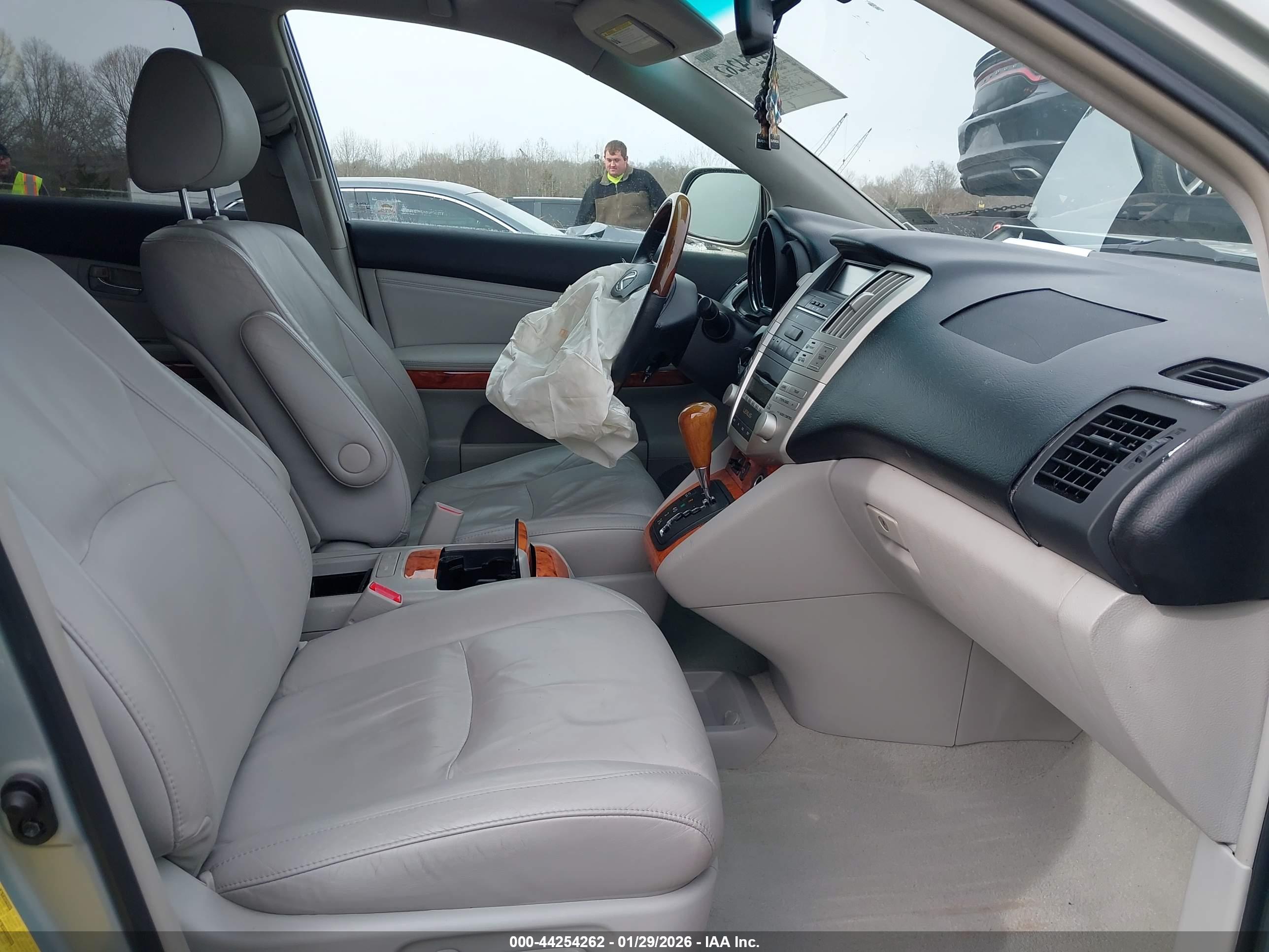 LEXUS RX image 5