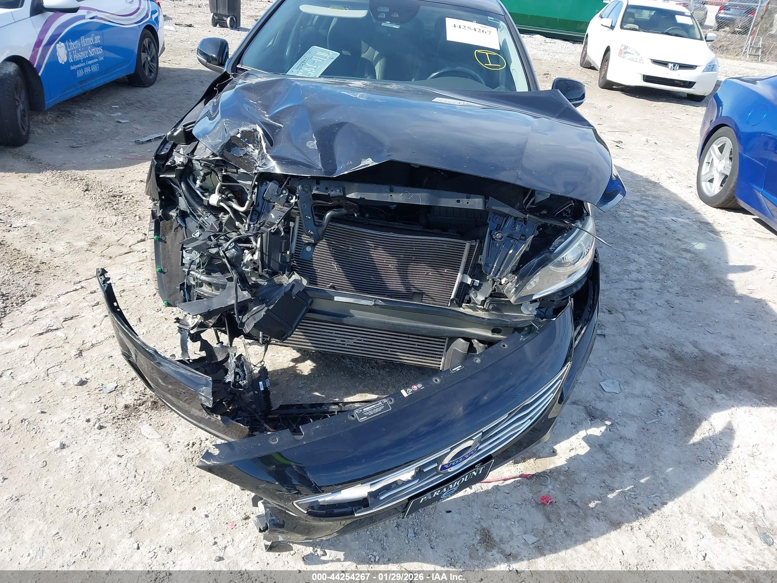 VOLVO S60 image 6