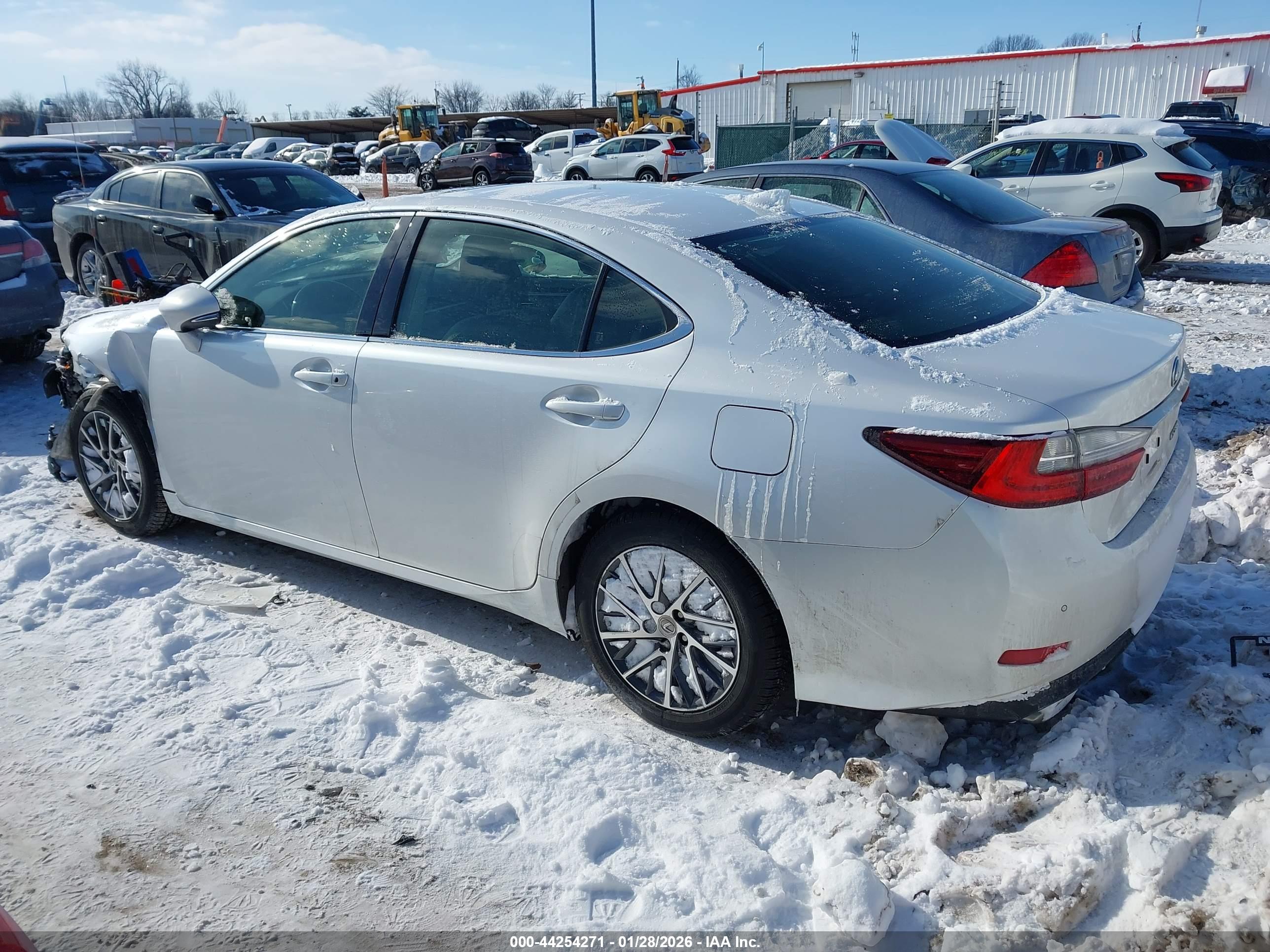 LEXUS ES image 3