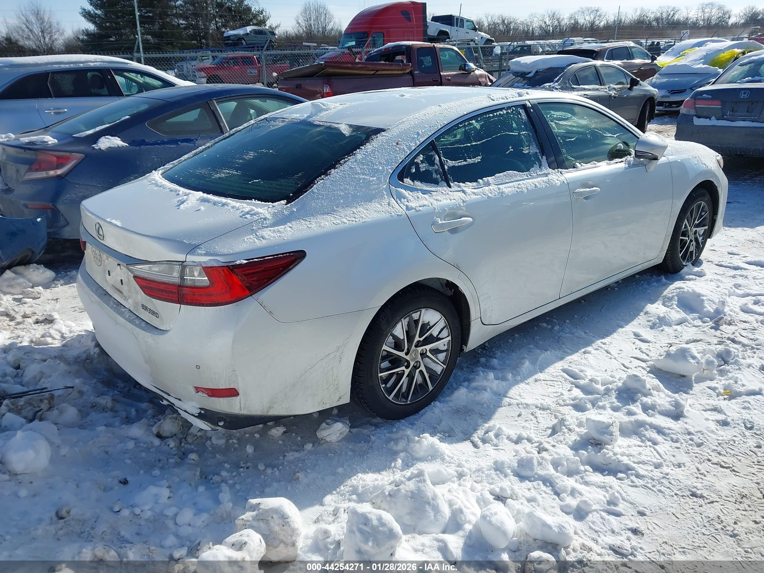 LEXUS ES image 4