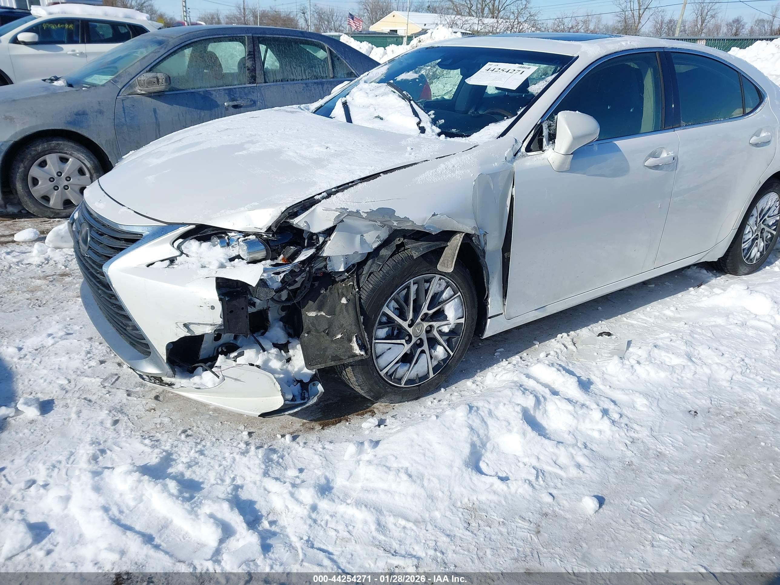 LEXUS ES image 6