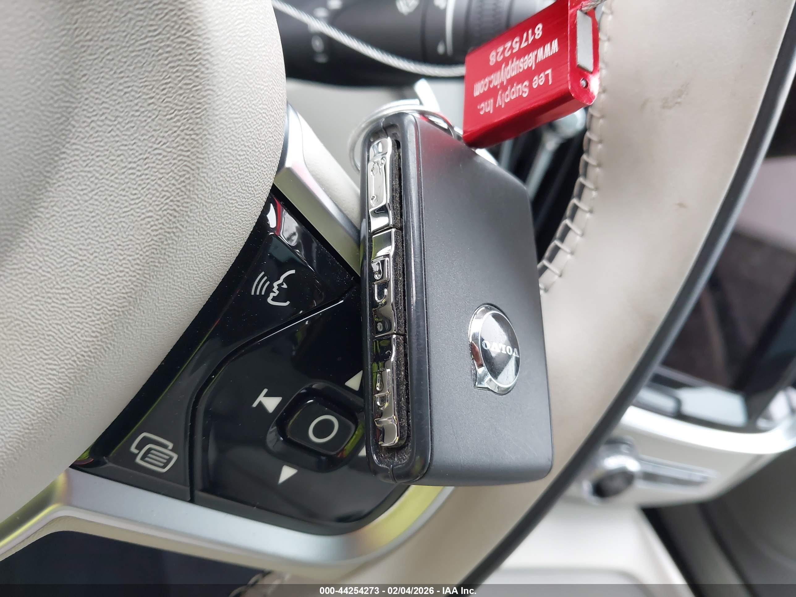 VOLVO V60 image 11