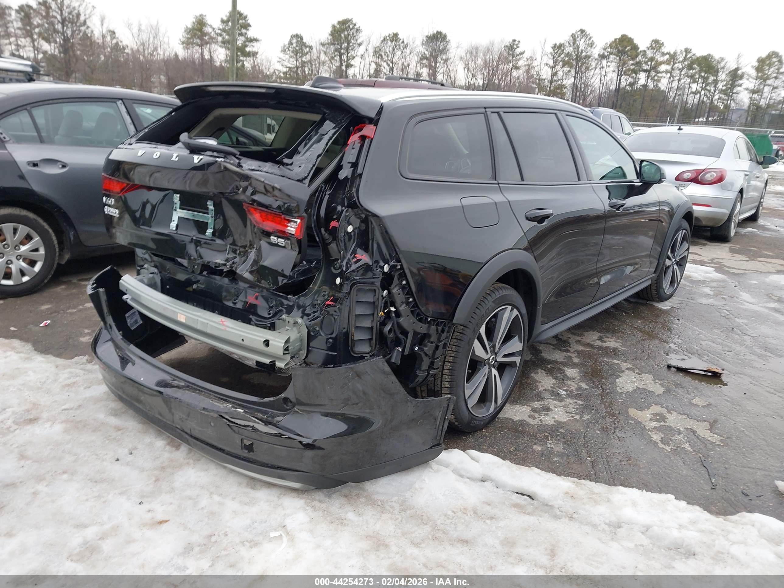 VOLVO V60 image 4
