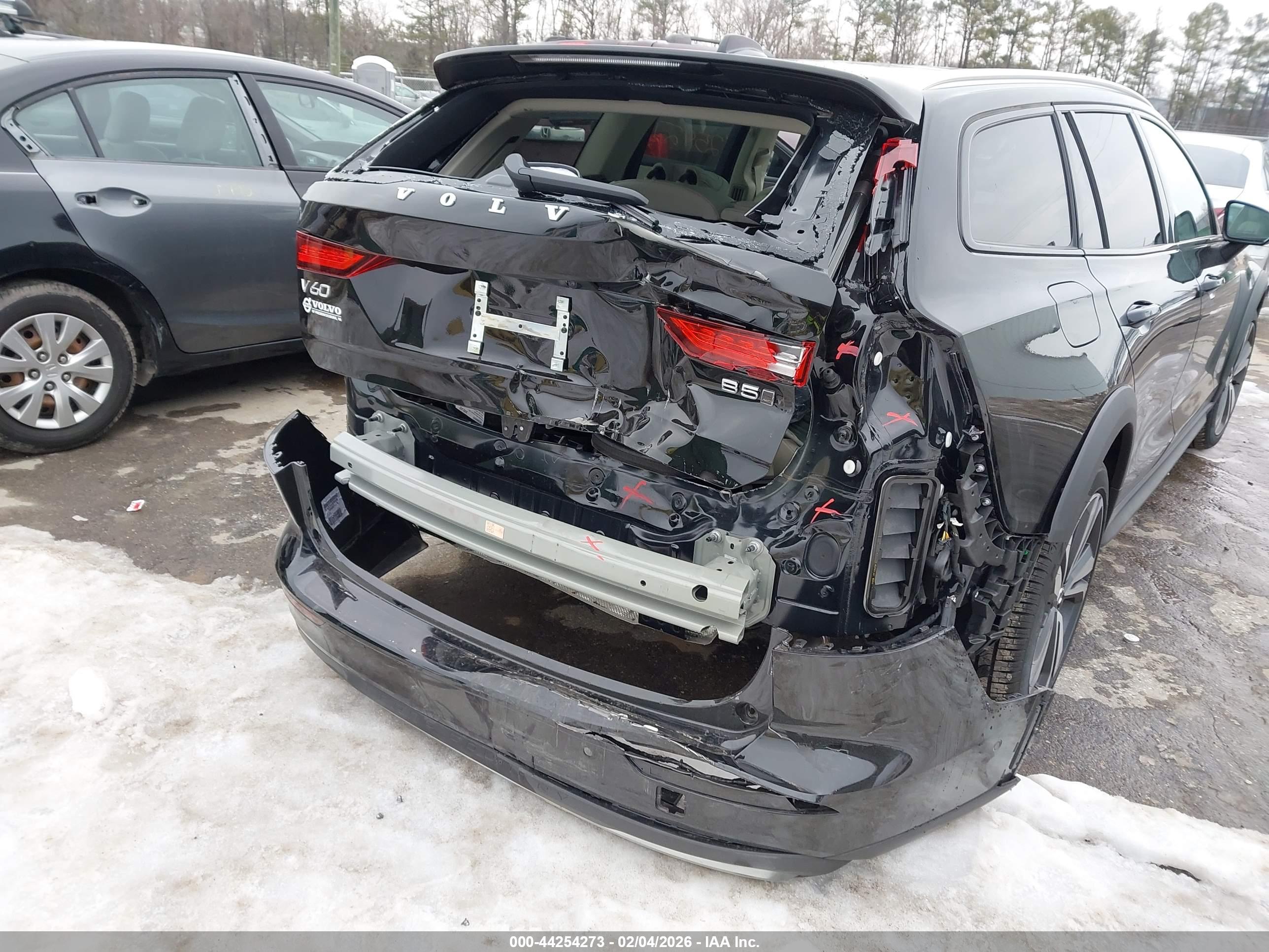 VOLVO V60 image 6