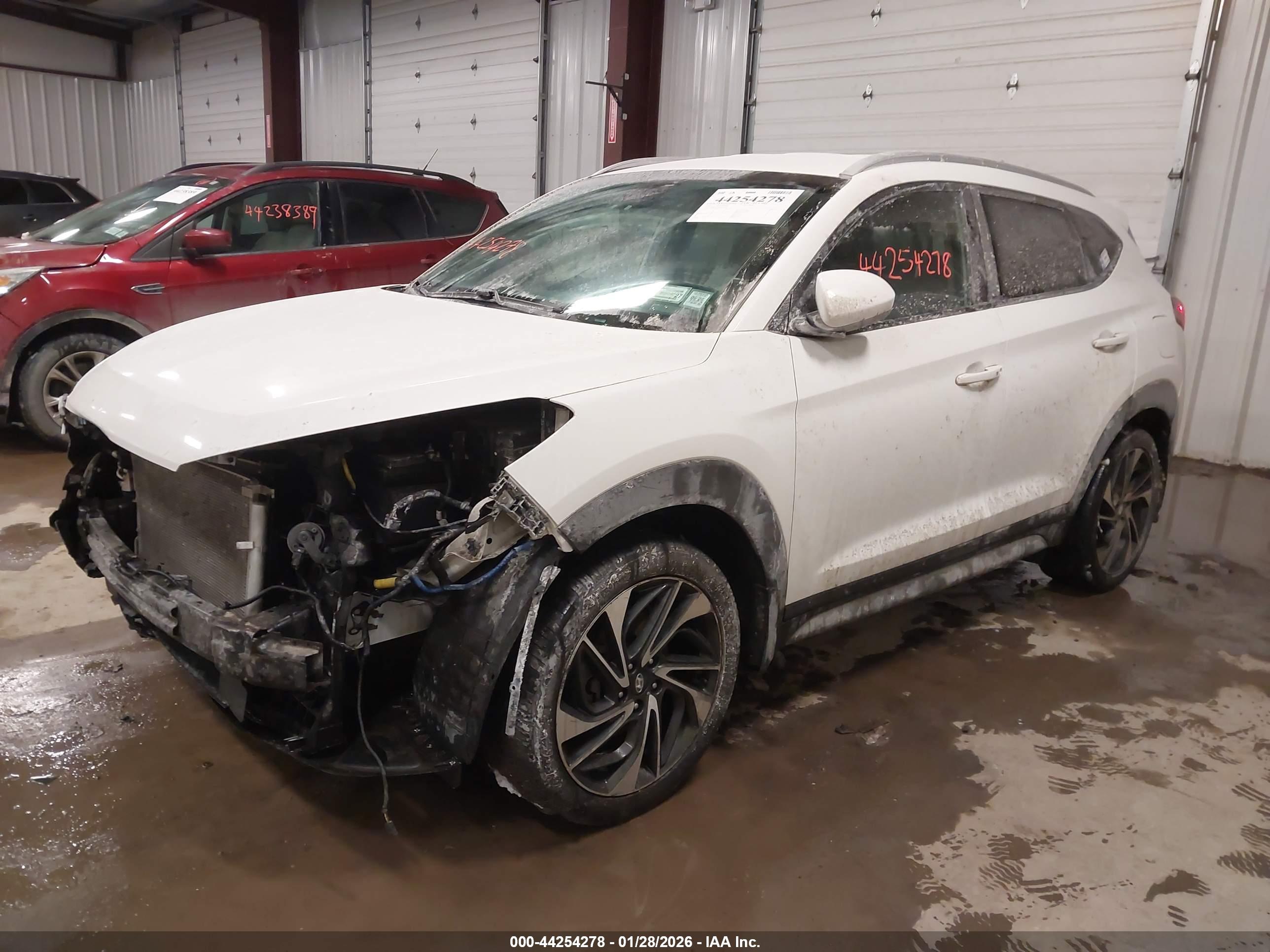 HYUNDAI TUCSON image 2